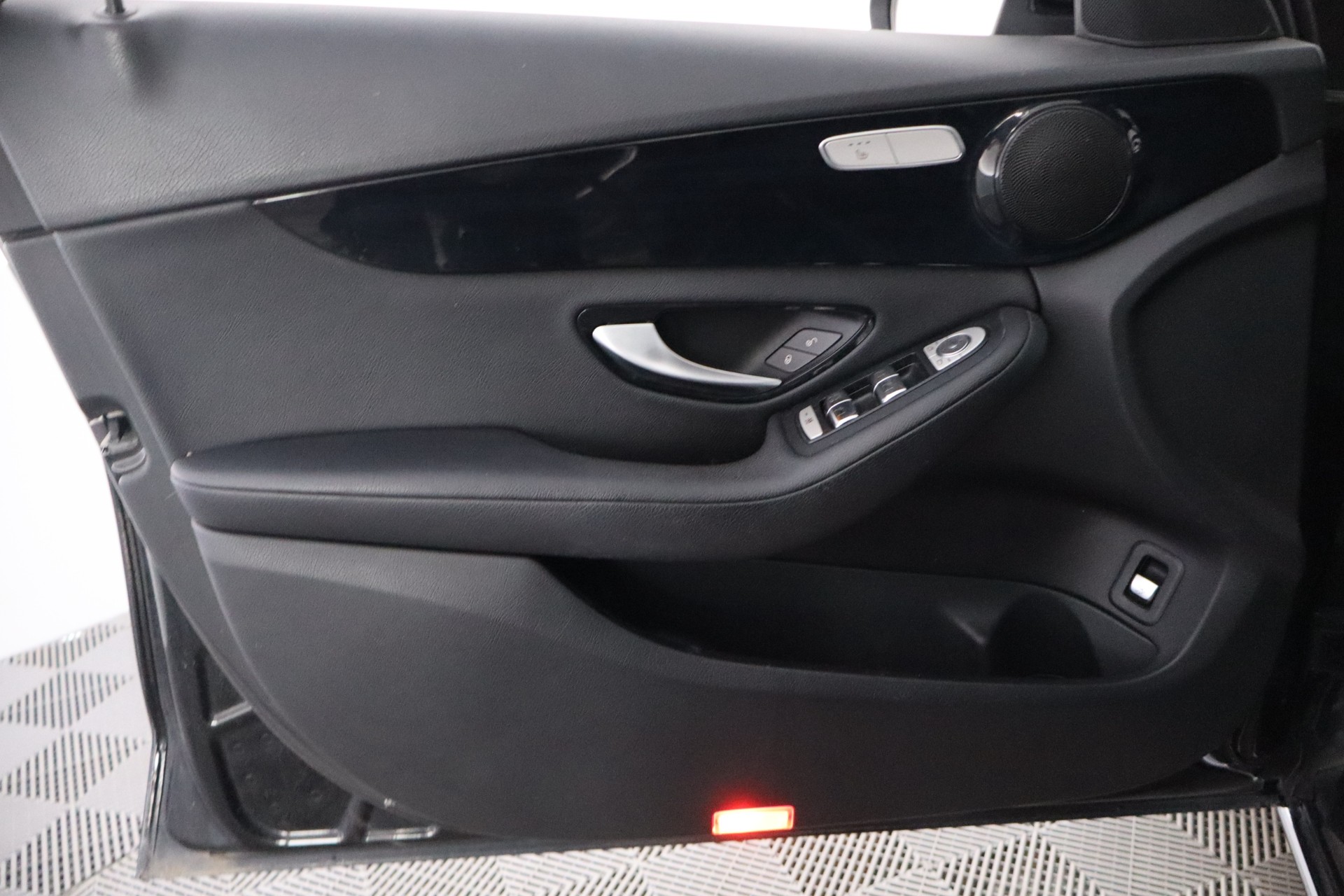 MERCEDES-BENZ C 2015