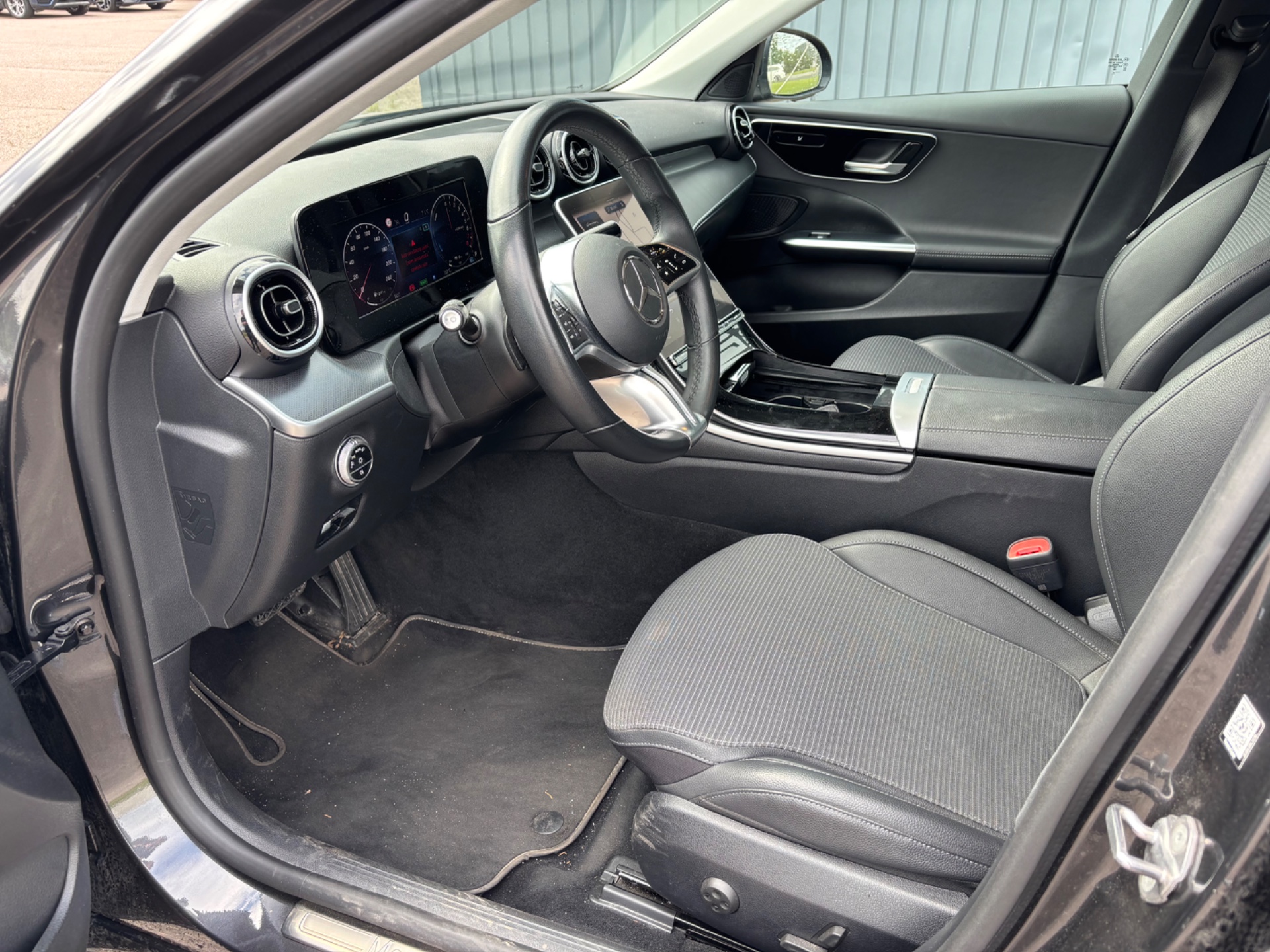 MERCEDES-BENZ C 2023