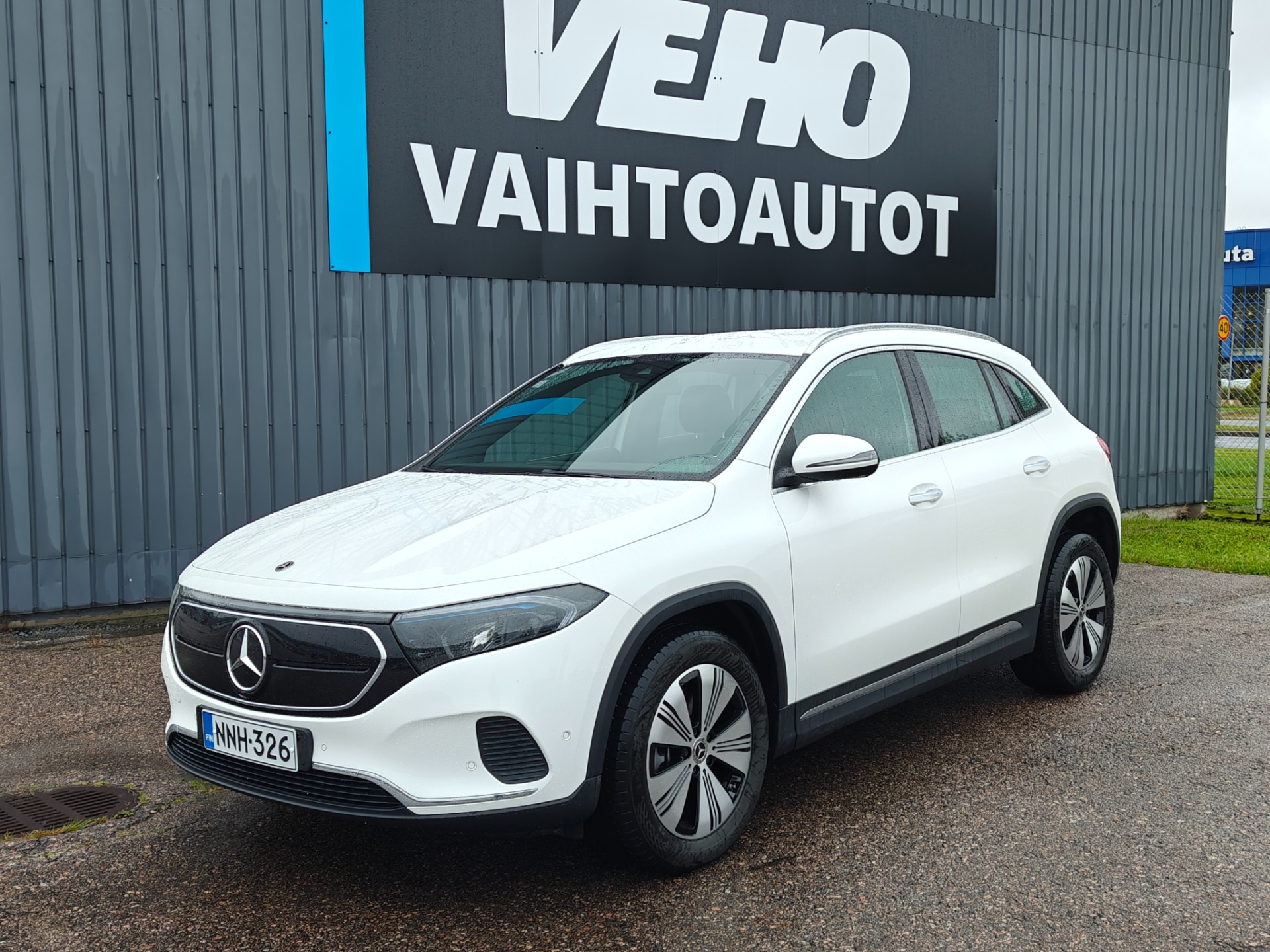 MERCEDES-BENZ EQA 2024