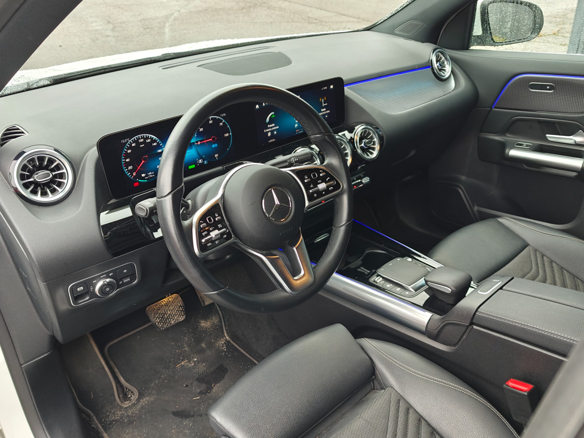 MERCEDES-BENZ EQA 2024