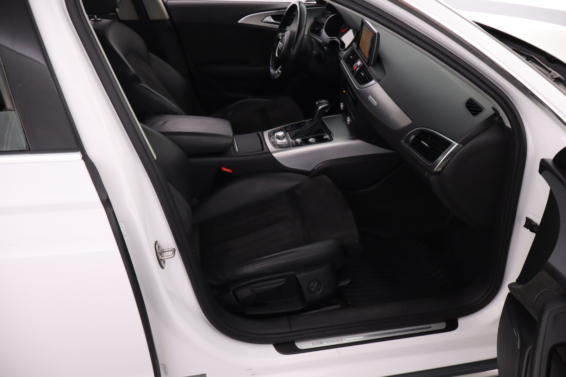 Audi A6 allroad quattro 2016