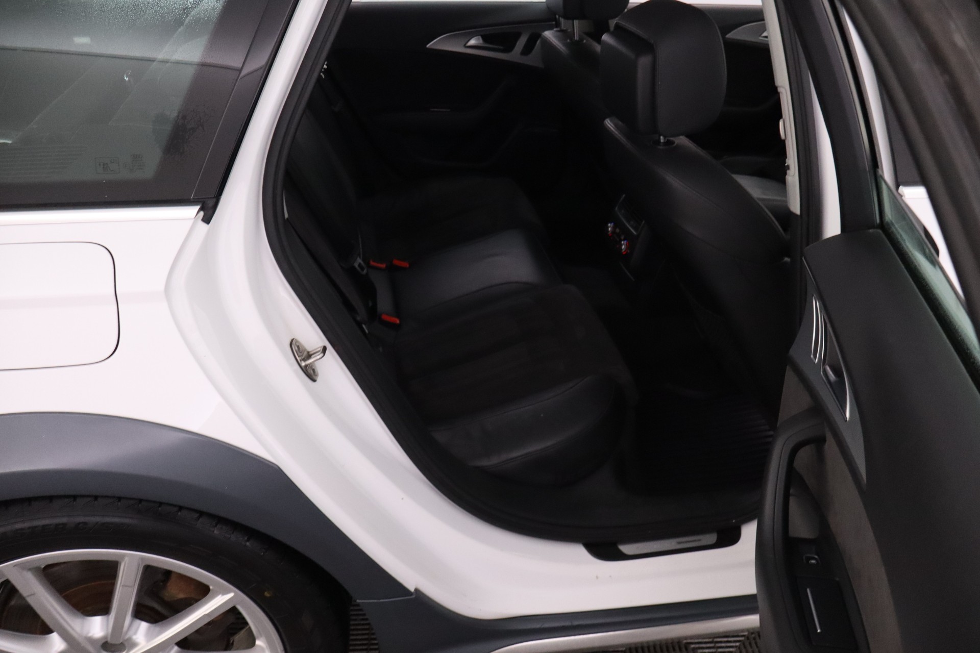 Audi A6 allroad quattro 2016