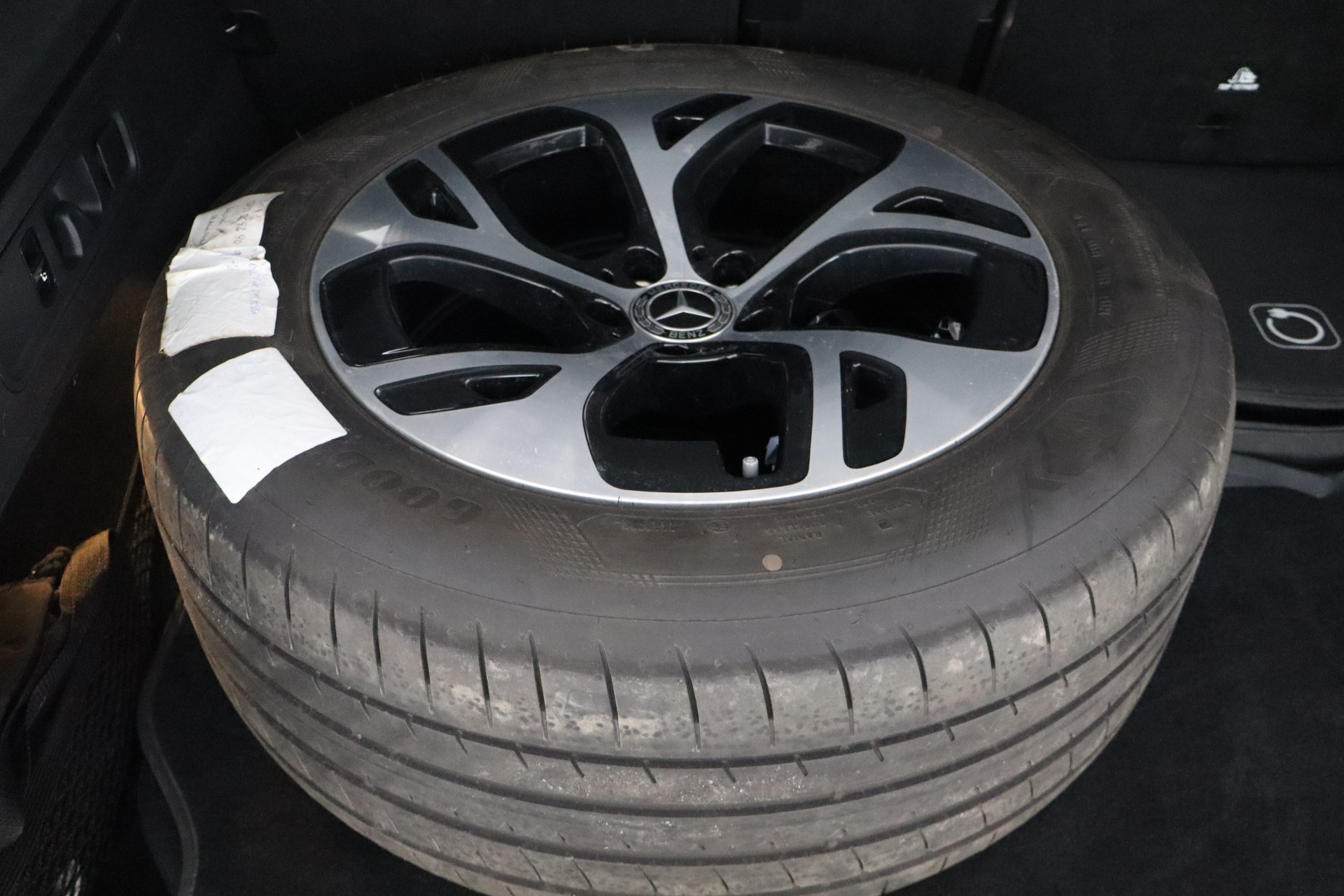 Mercedes-Benz GLC 2023