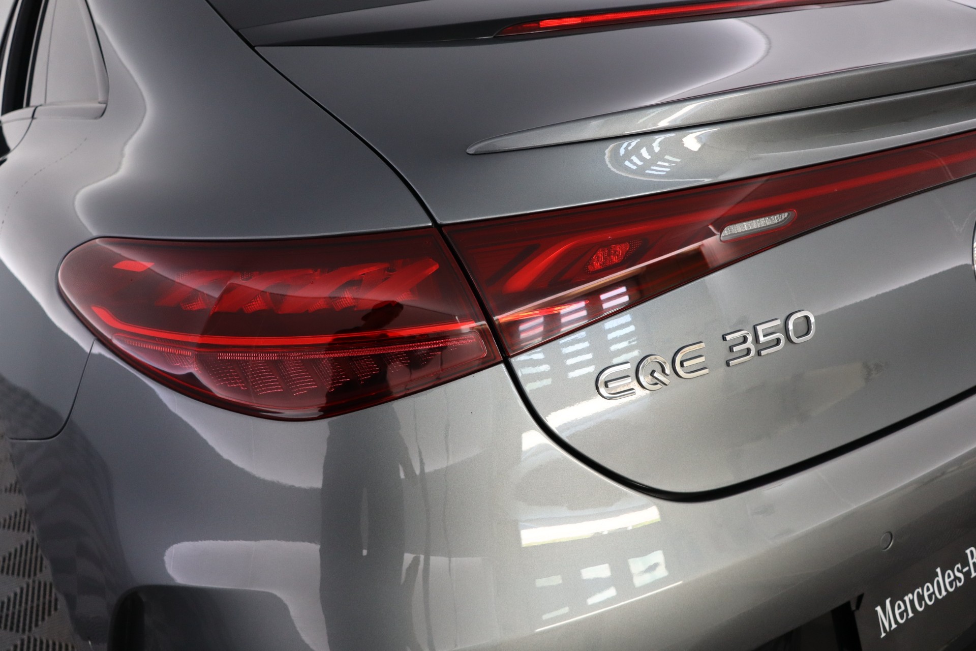 MERCEDES-BENZ EQE 2023