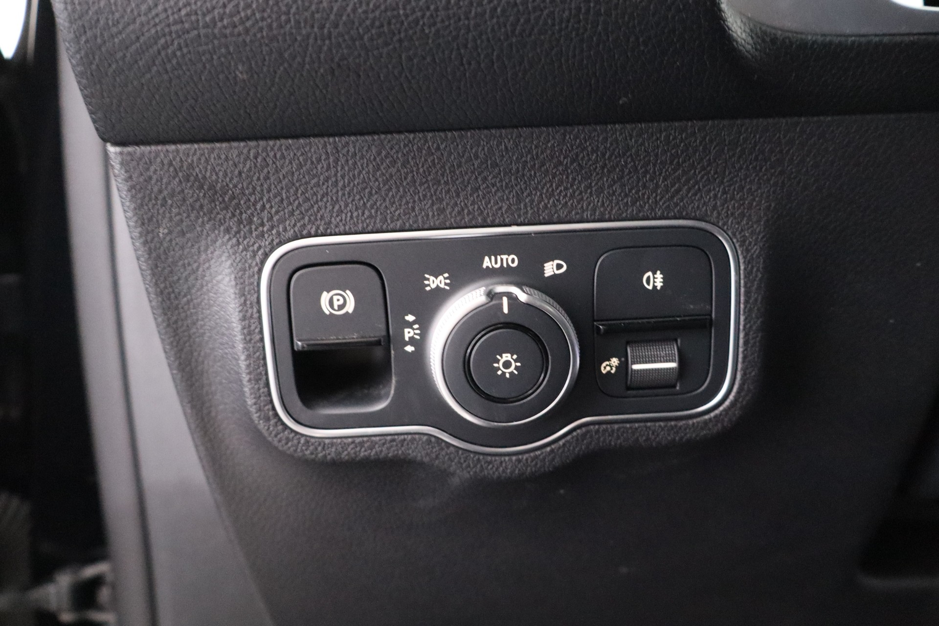 Mercedes-Benz EQB 2022