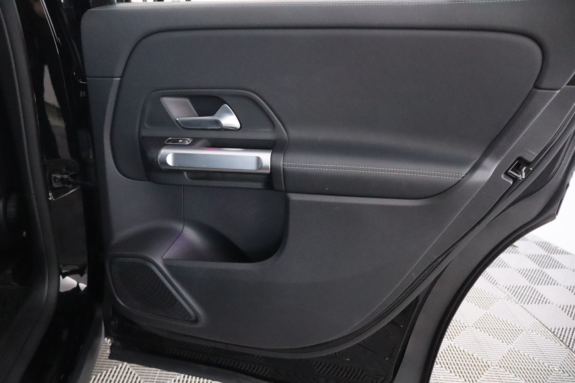 Mercedes-Benz EQB 2022