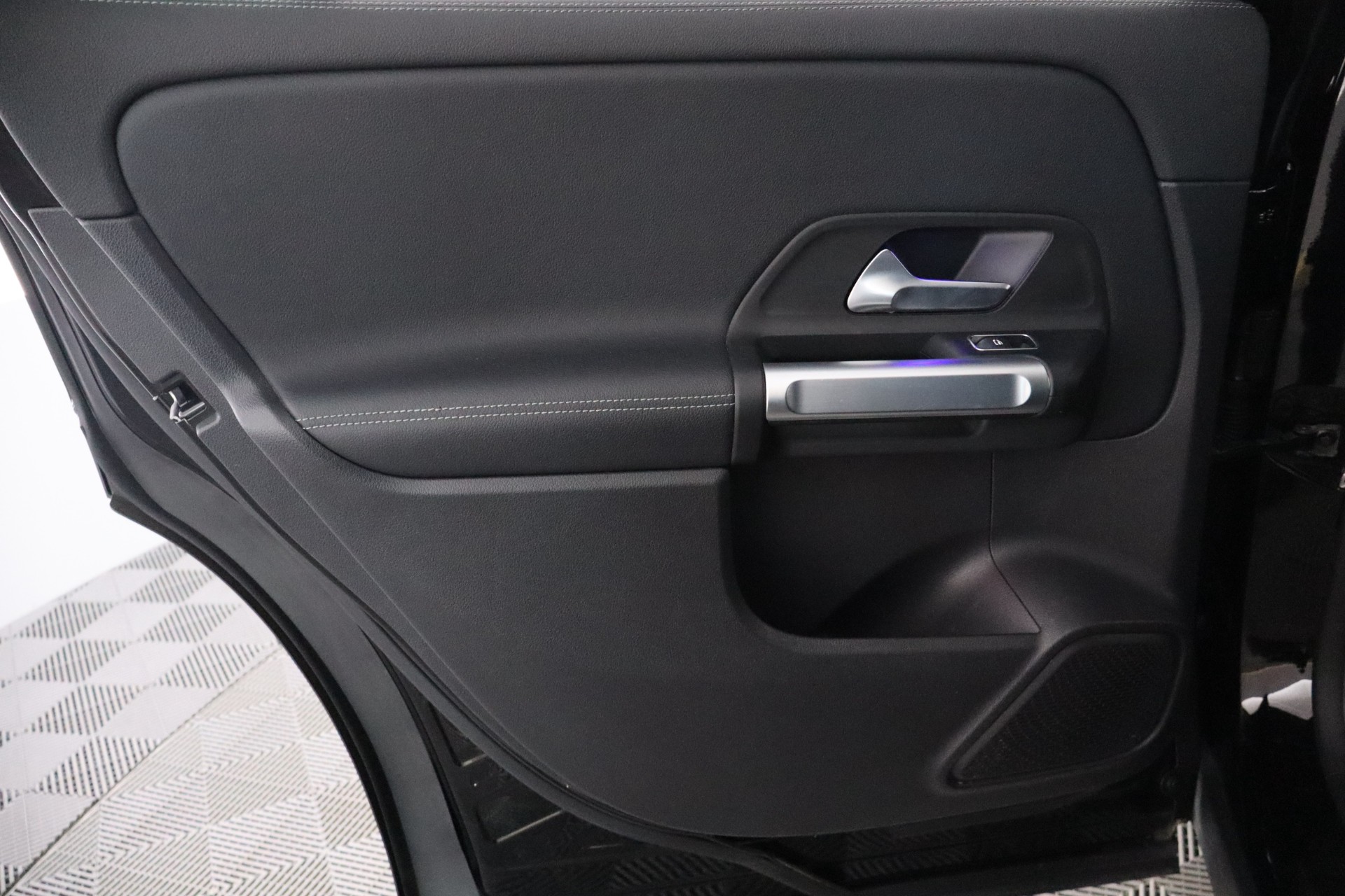 Mercedes-Benz EQB 2022