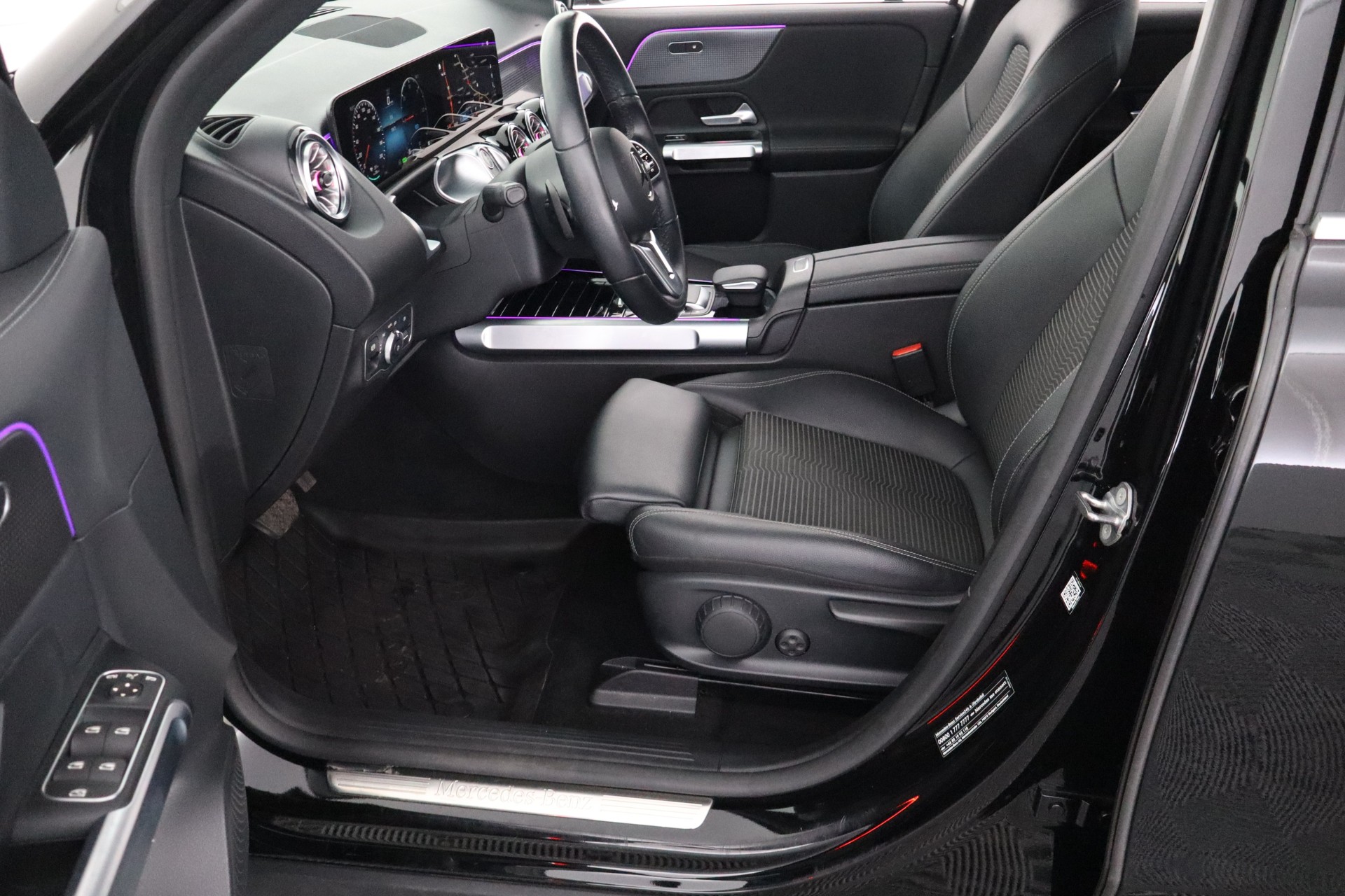 Mercedes-Benz EQB 2022