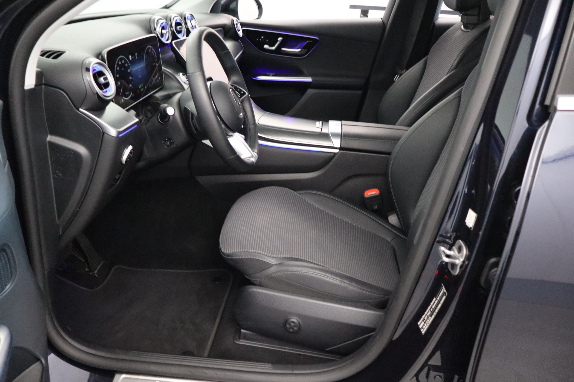 MERCEDES-BENZ GLC 2024