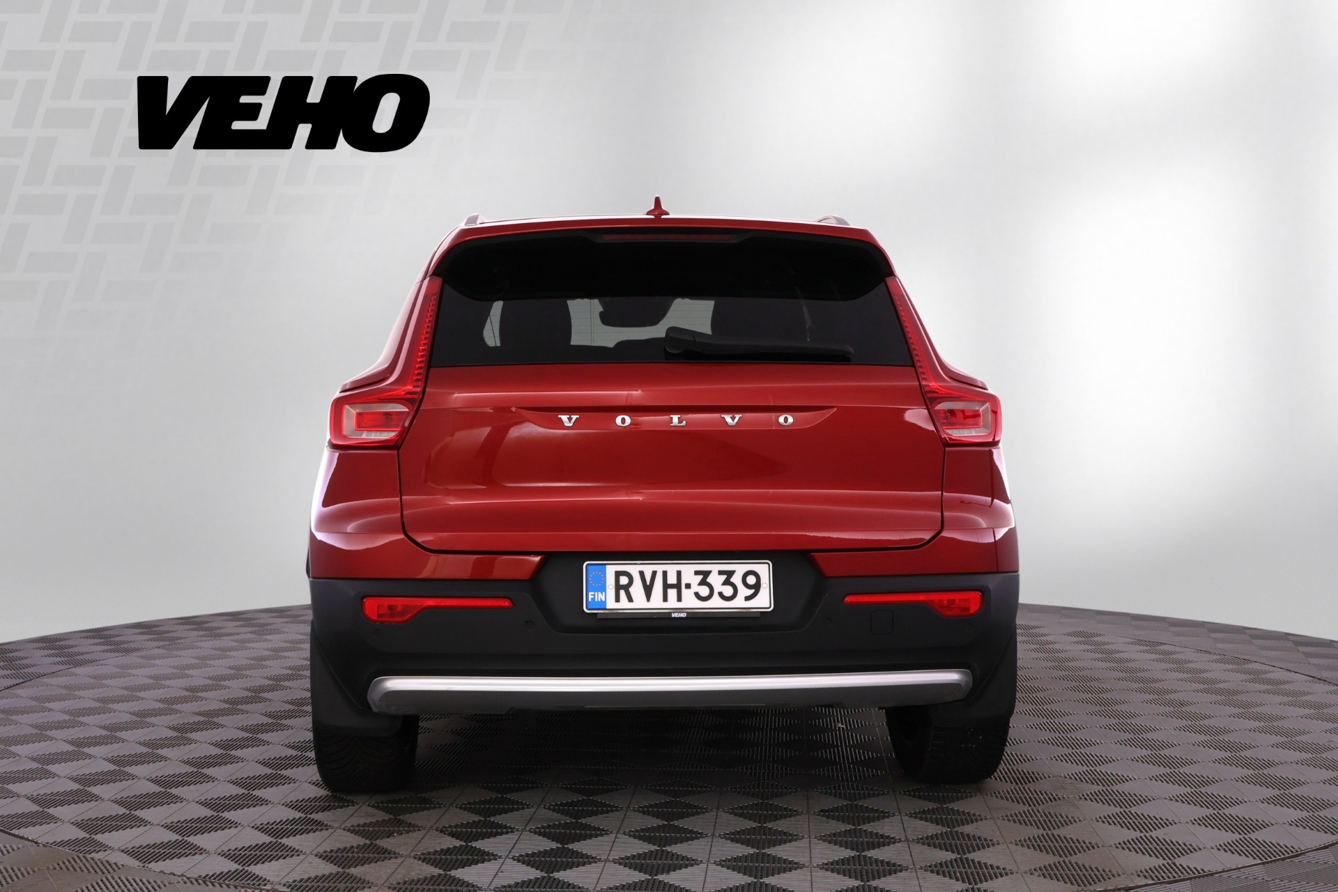 VOLVO XC40 2023