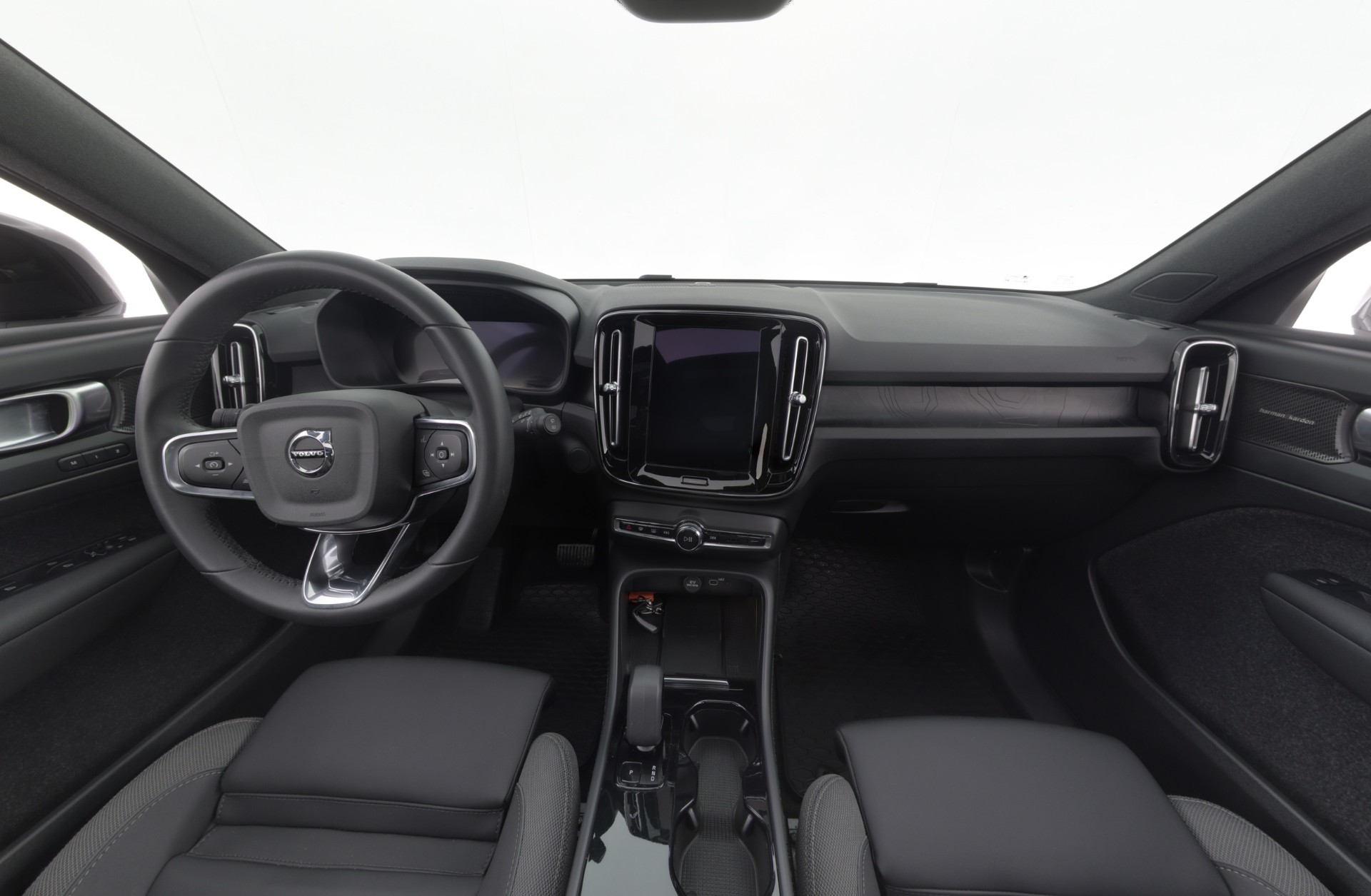 VOLVO XC40 2022