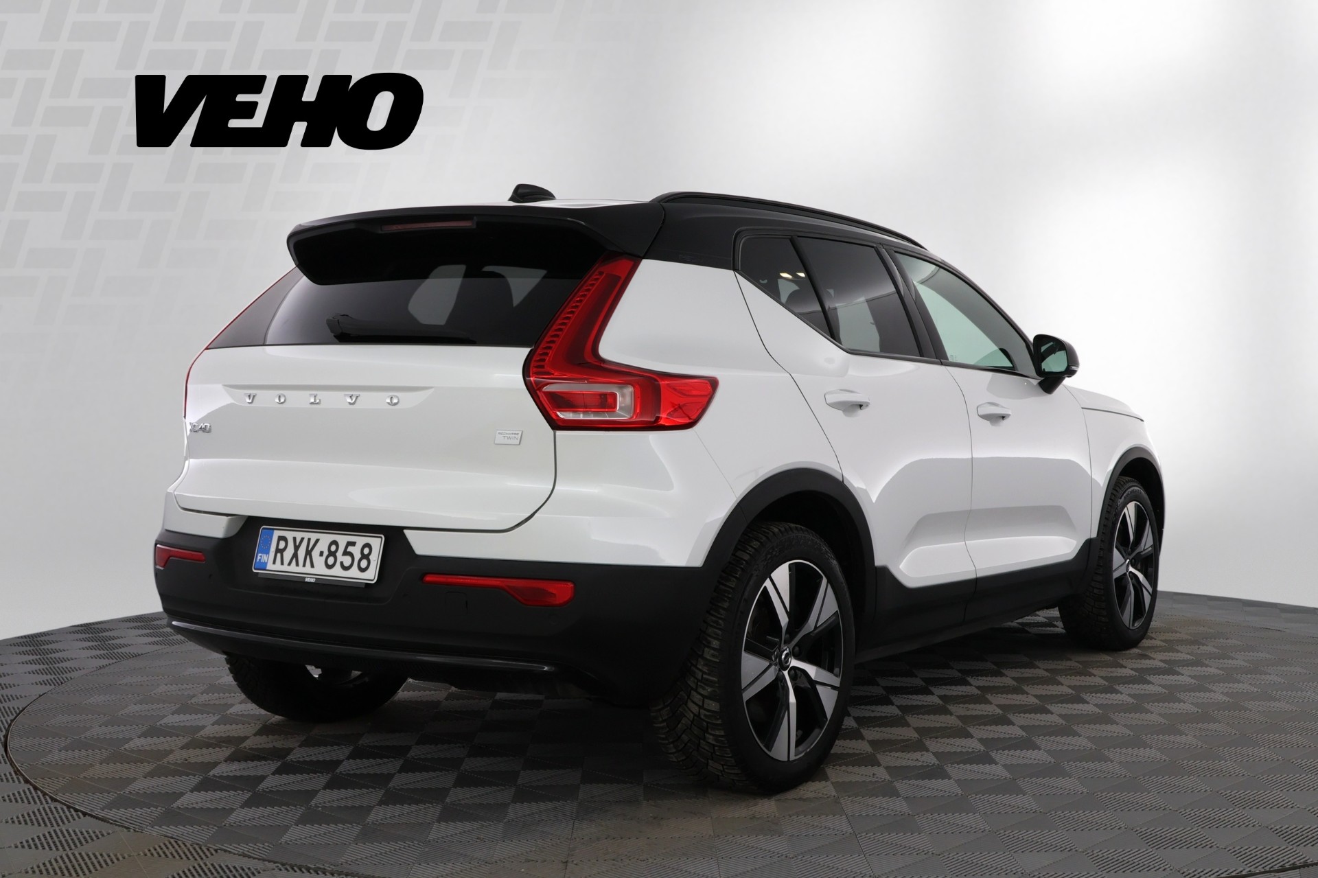 VOLVO XC40 2022