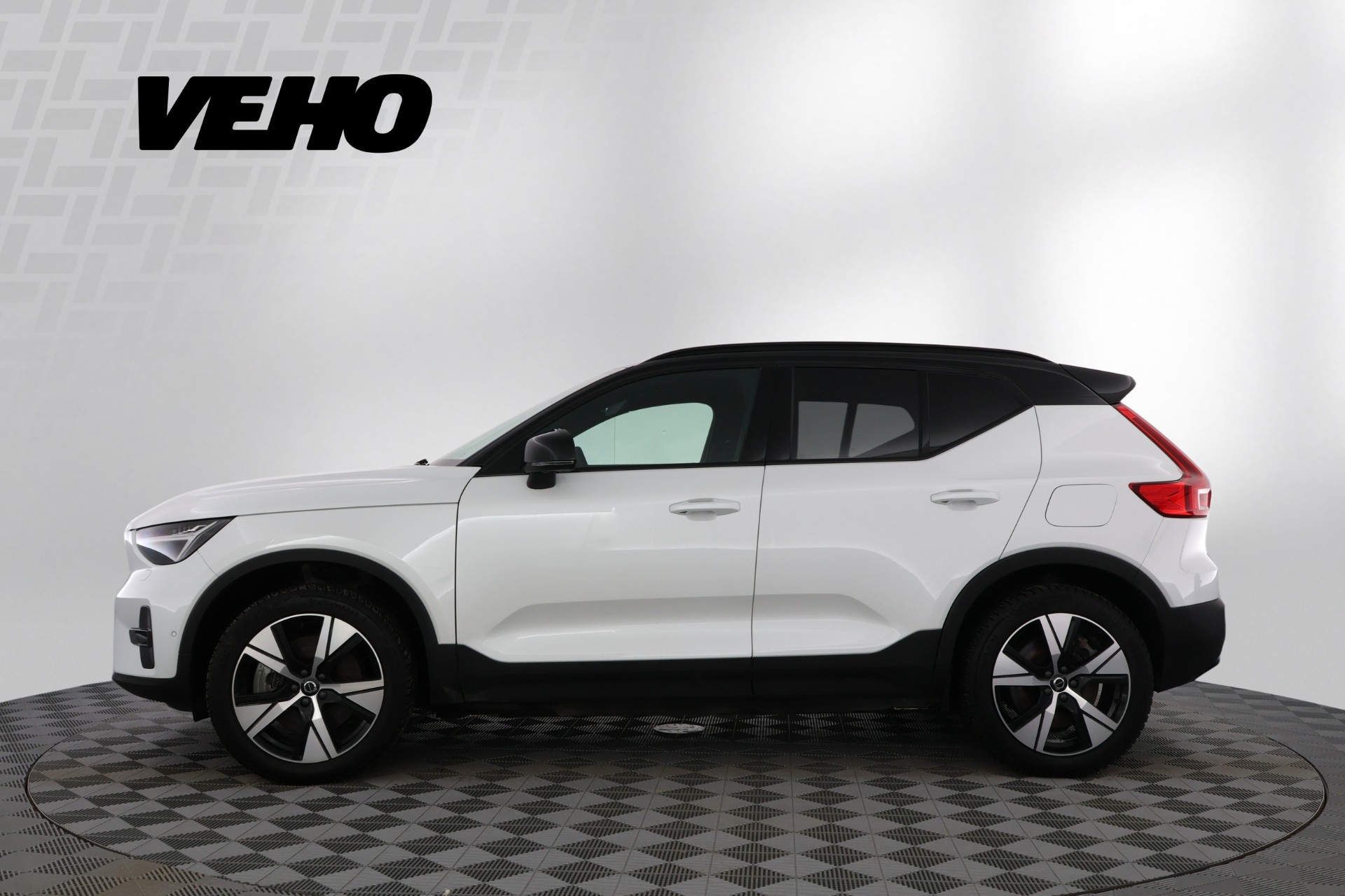 VOLVO XC40 2022