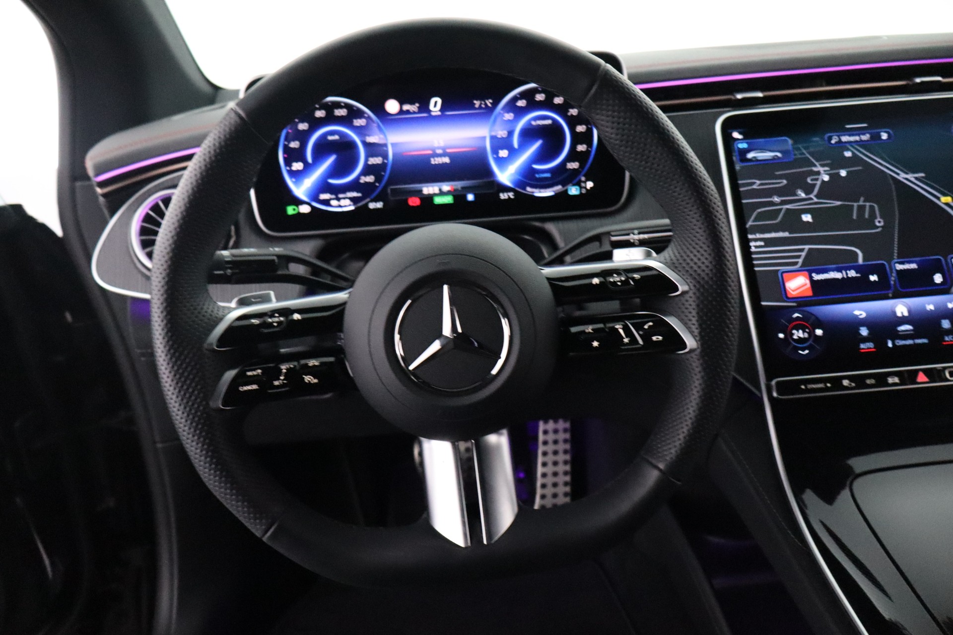 MERCEDES-BENZ EQE 2025