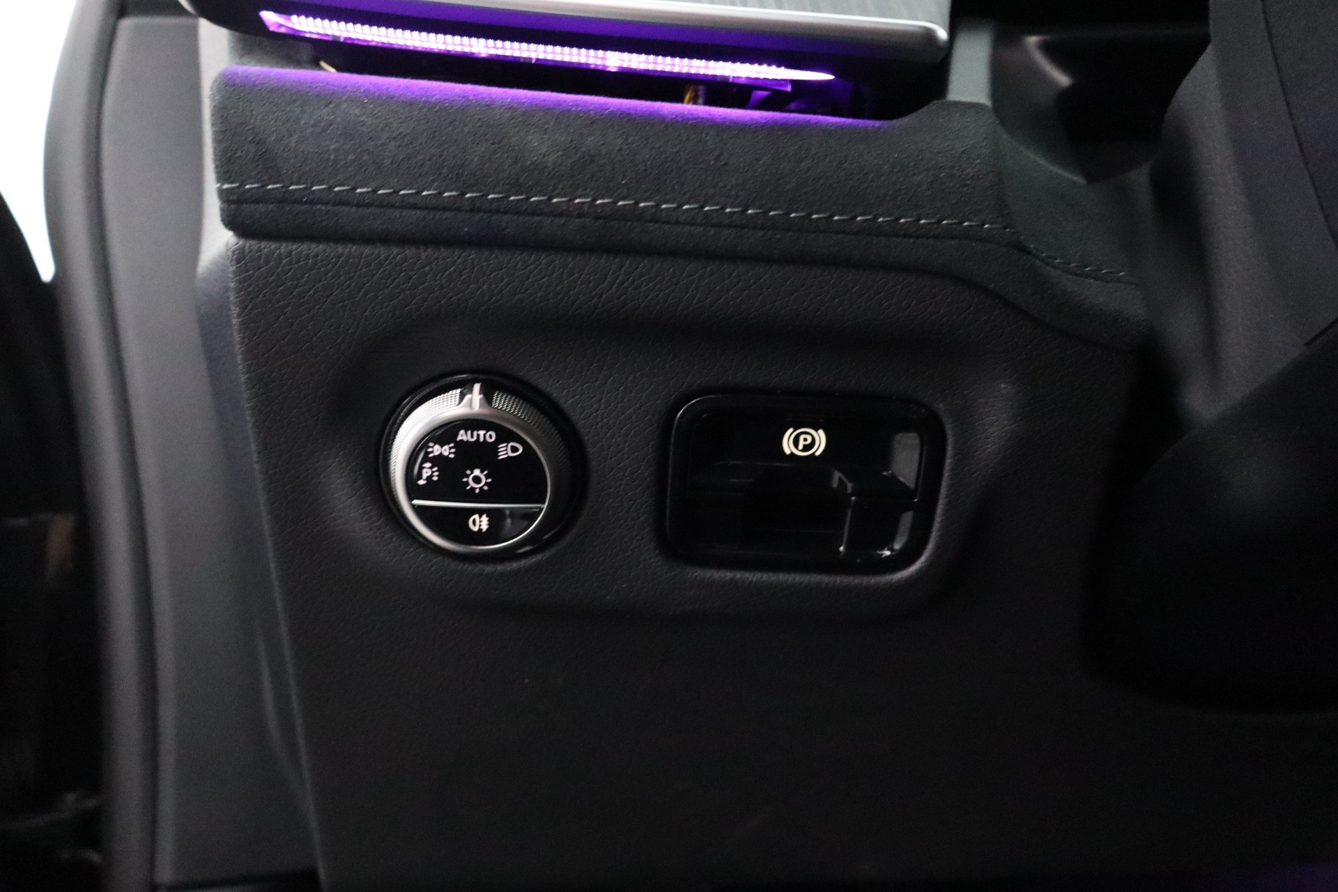 MERCEDES-BENZ EQE 2025