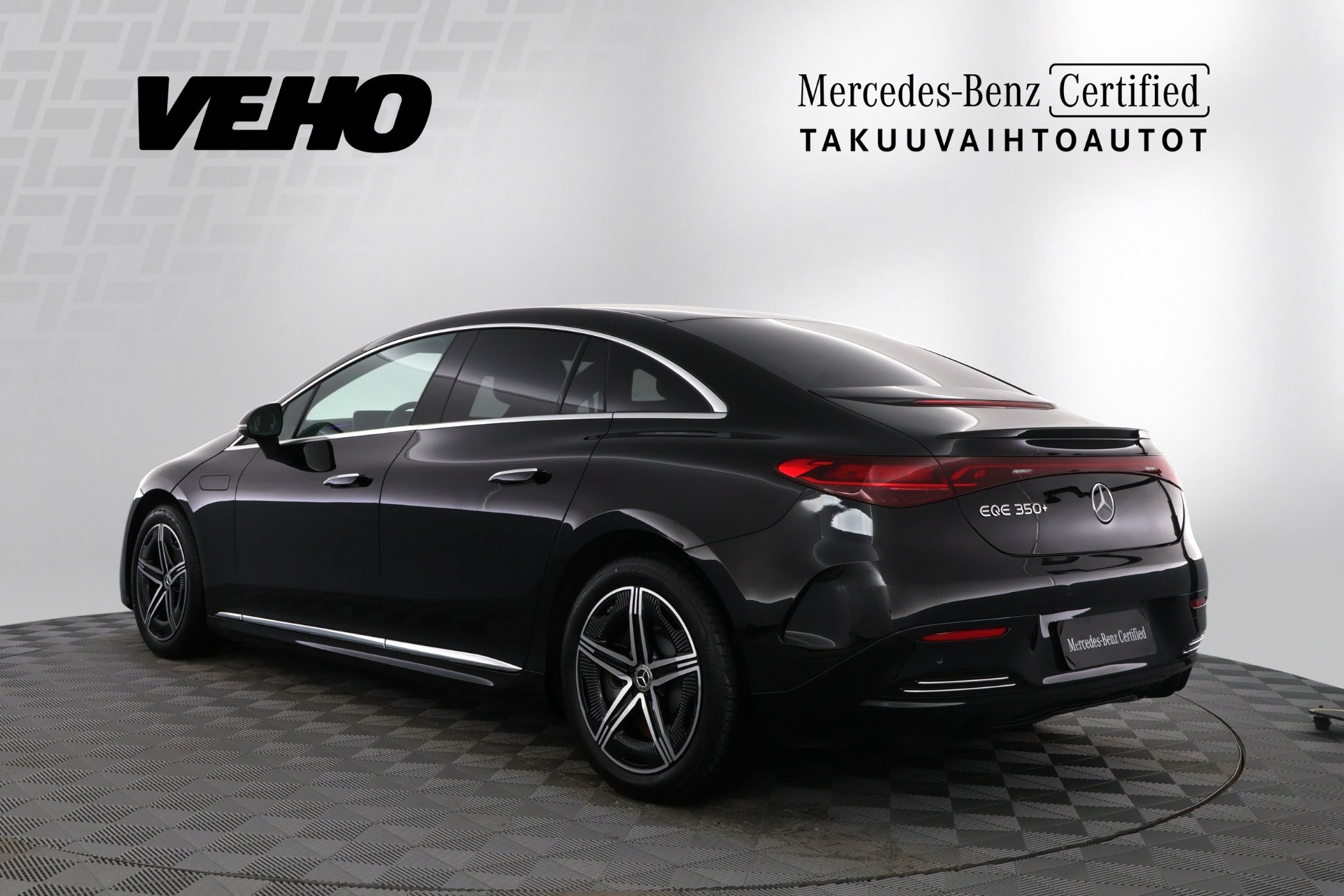 MERCEDES-BENZ EQE 2025