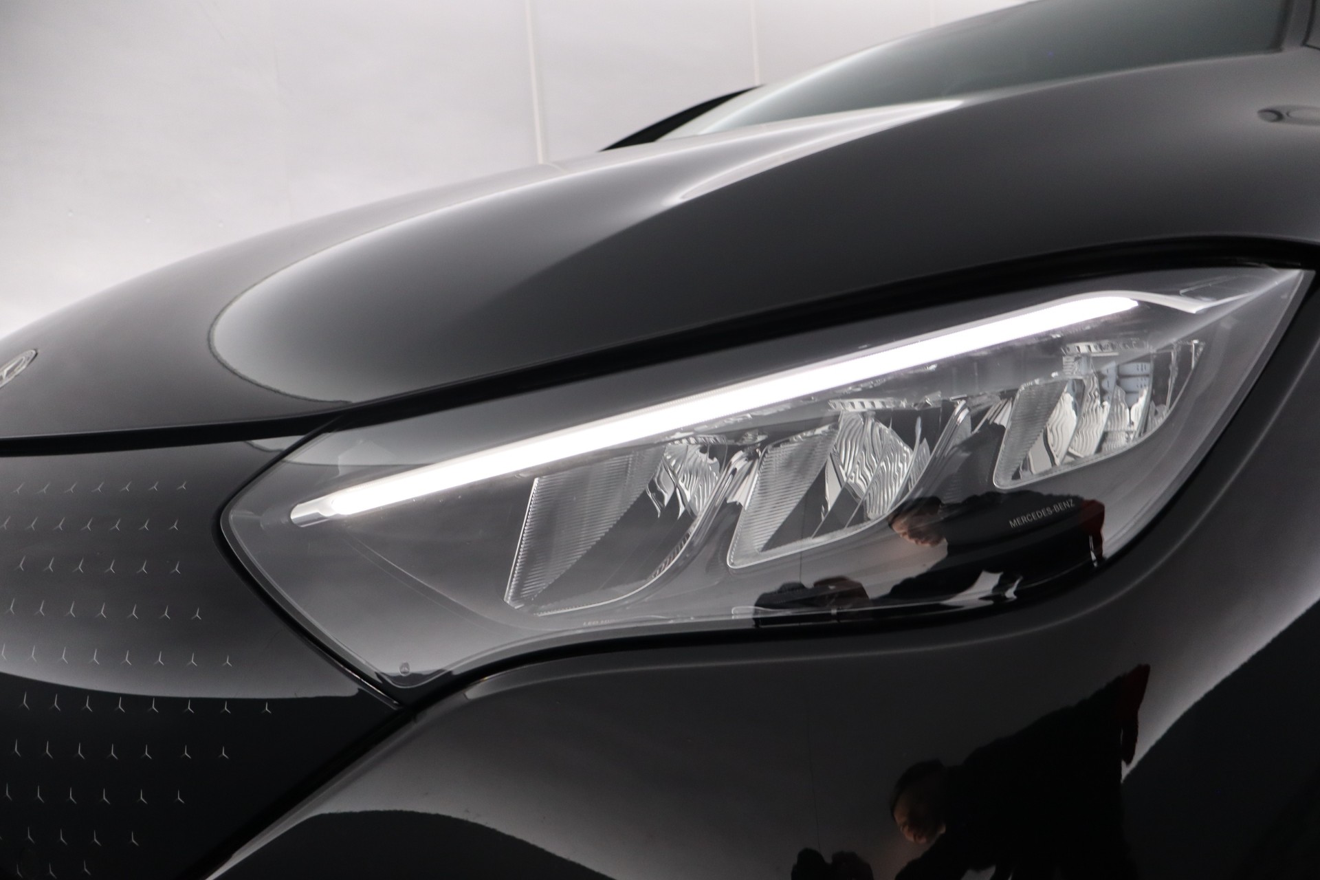 MERCEDES-BENZ EQE 2025