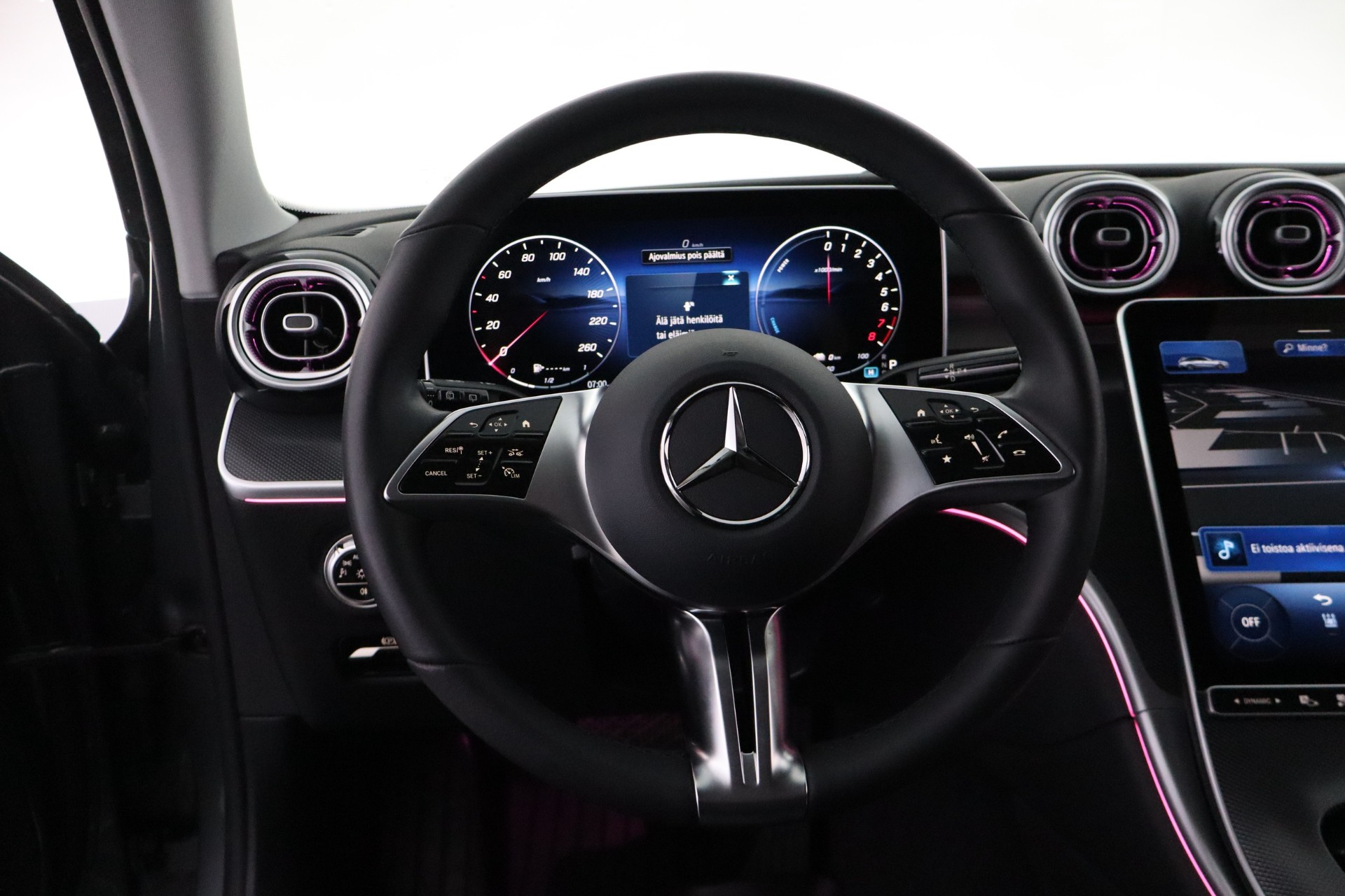 MERCEDES-BENZ C 2025