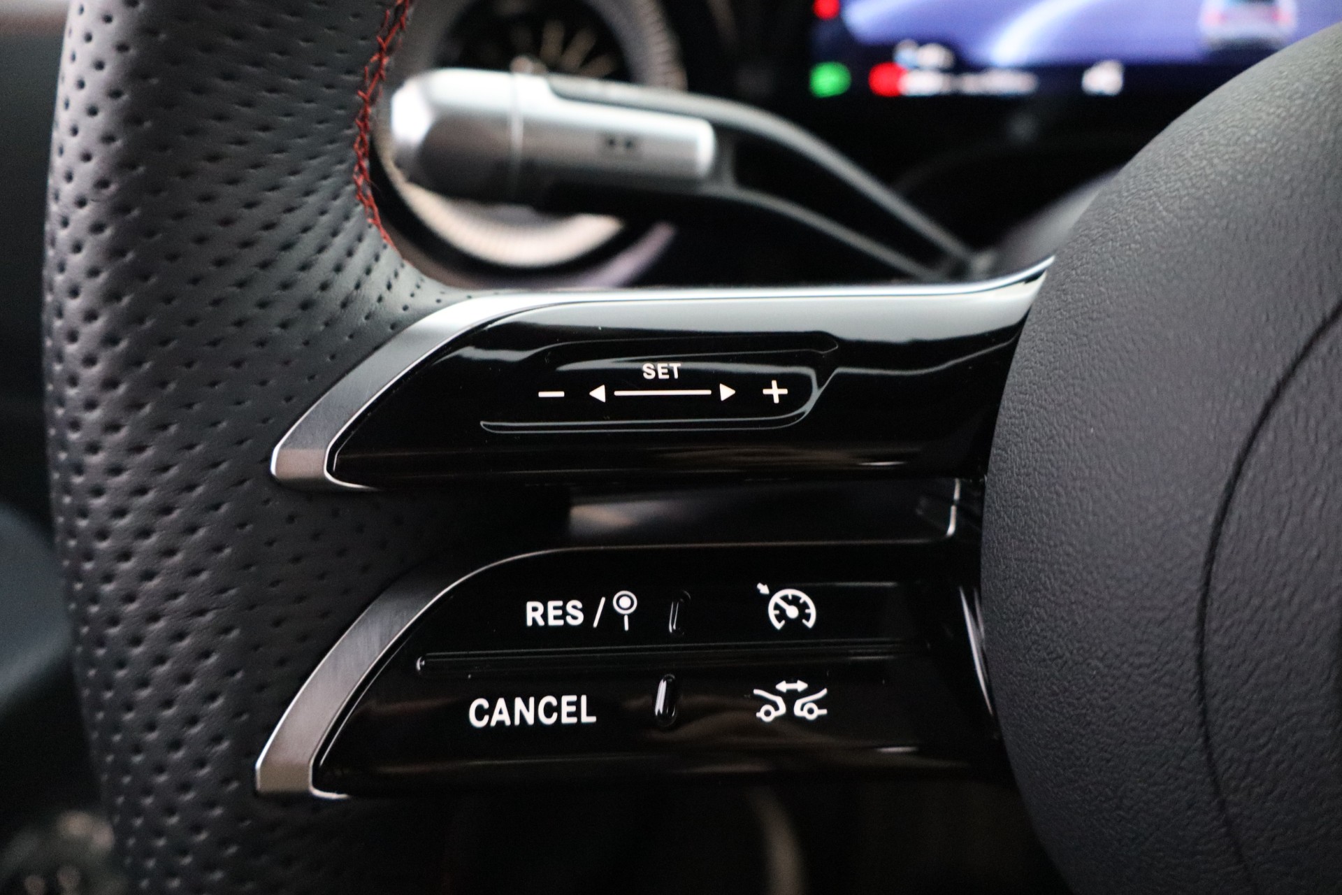 MERCEDES-BENZ CLA 2025