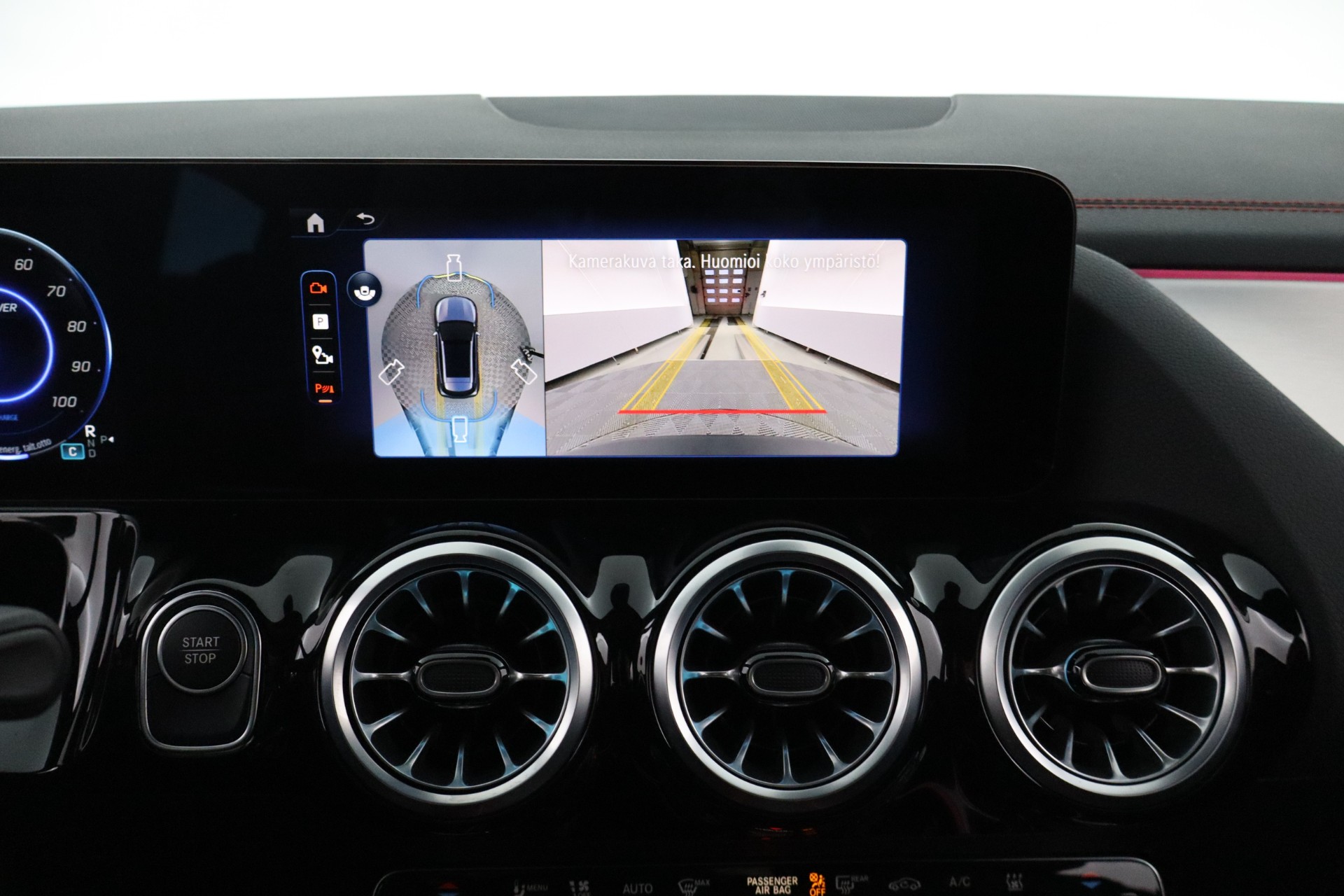 MERCEDES-BENZ EQA 2024