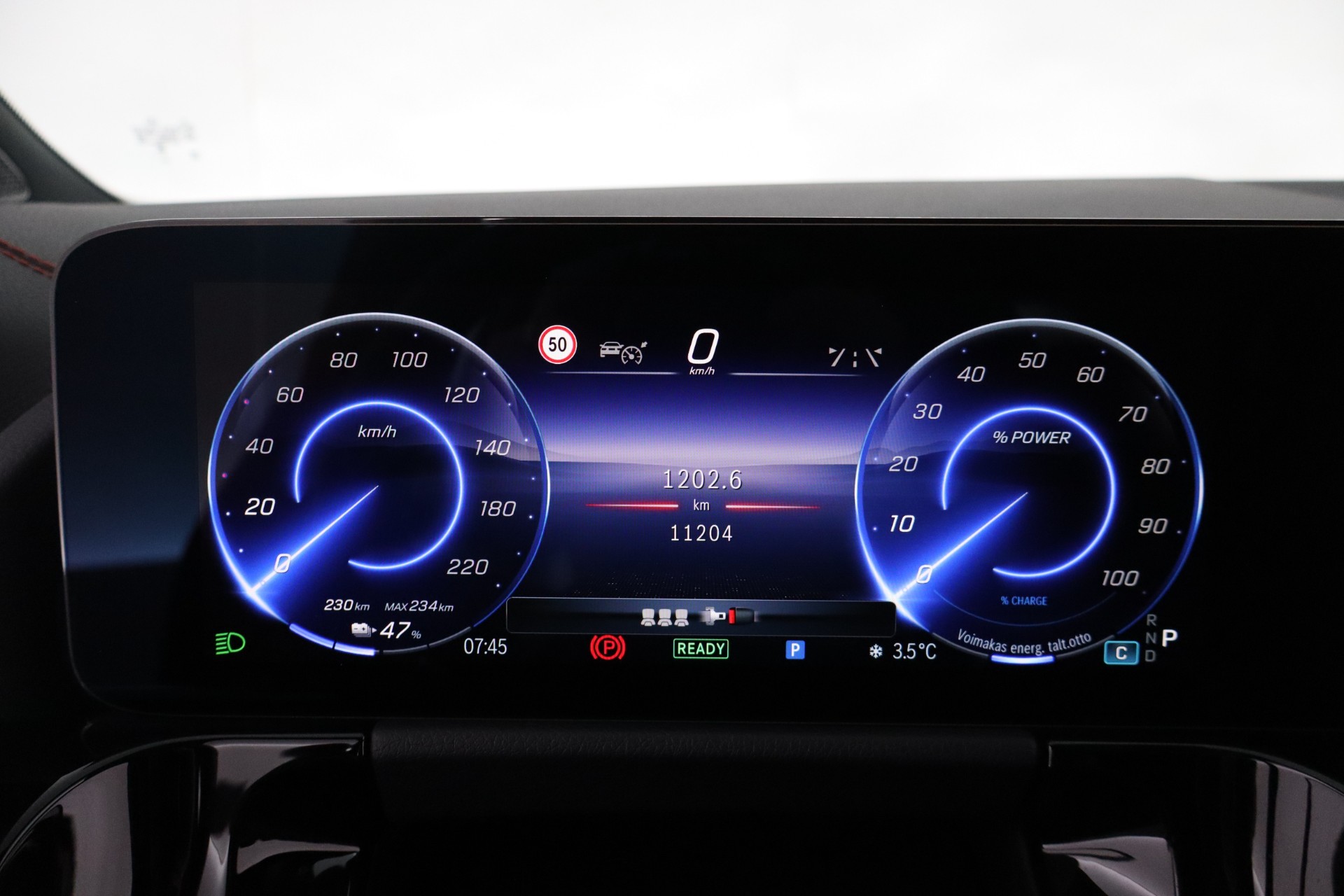 MERCEDES-BENZ EQA 2024