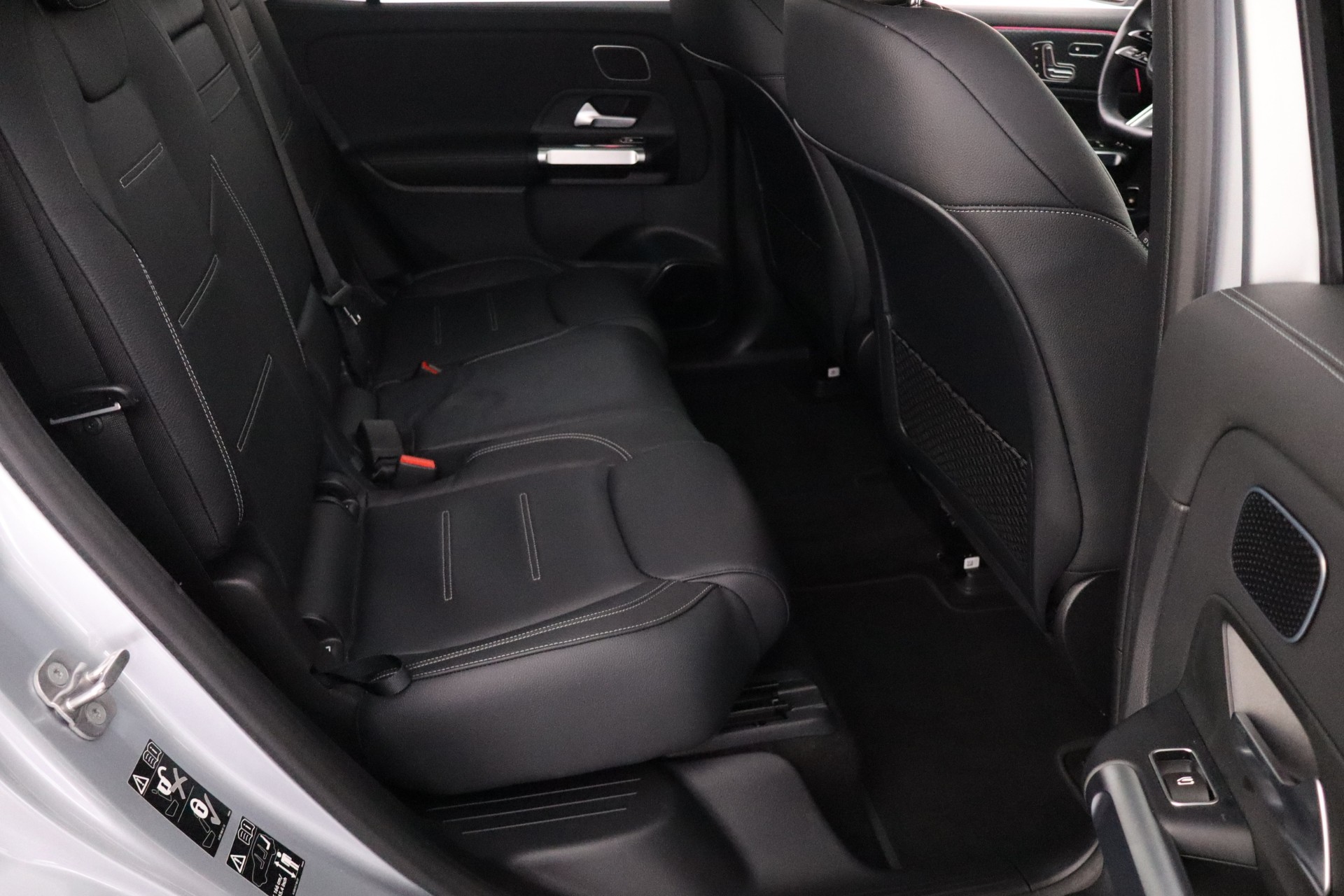 MERCEDES-BENZ EQB 2024