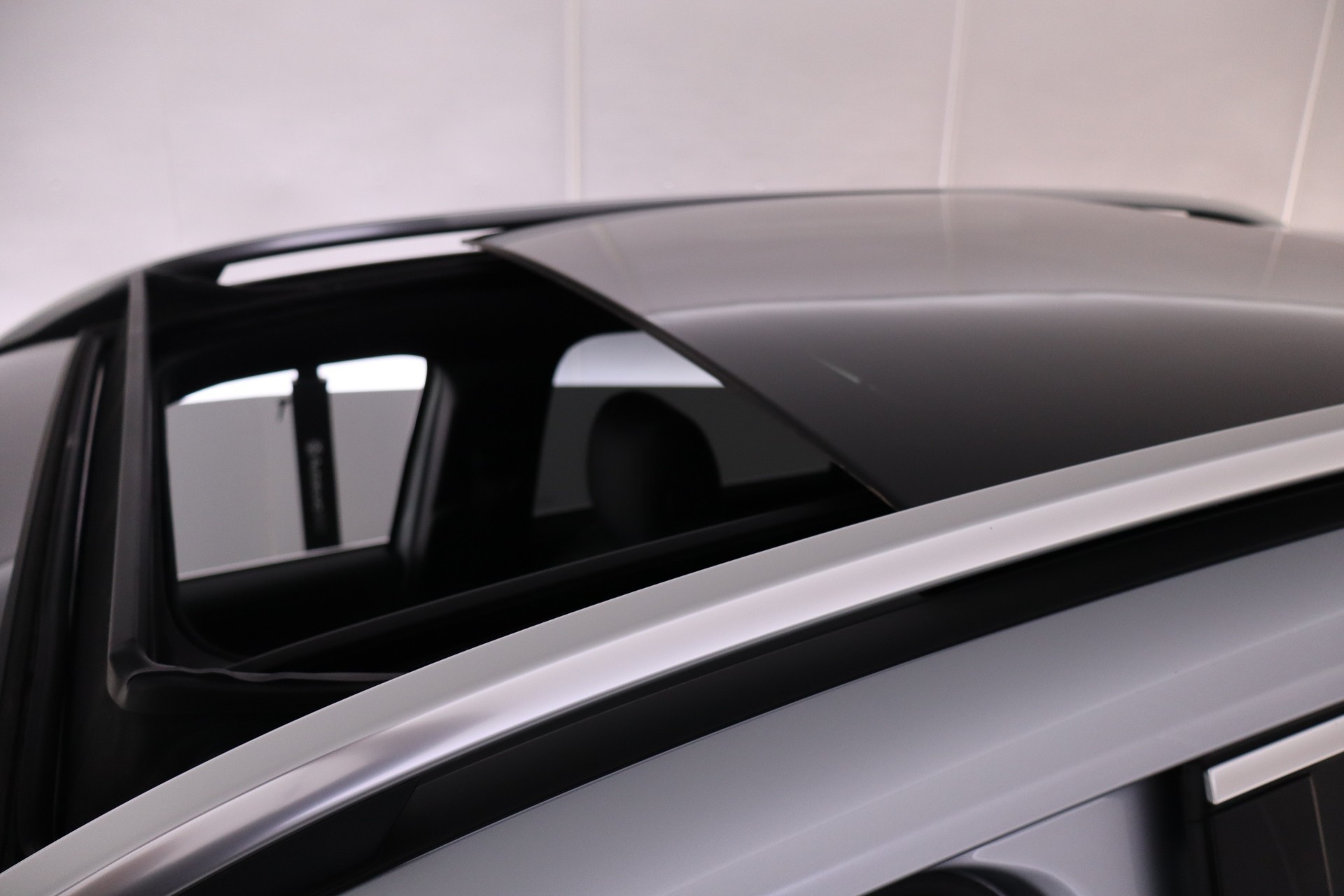 MERCEDES-BENZ EQB 2024
