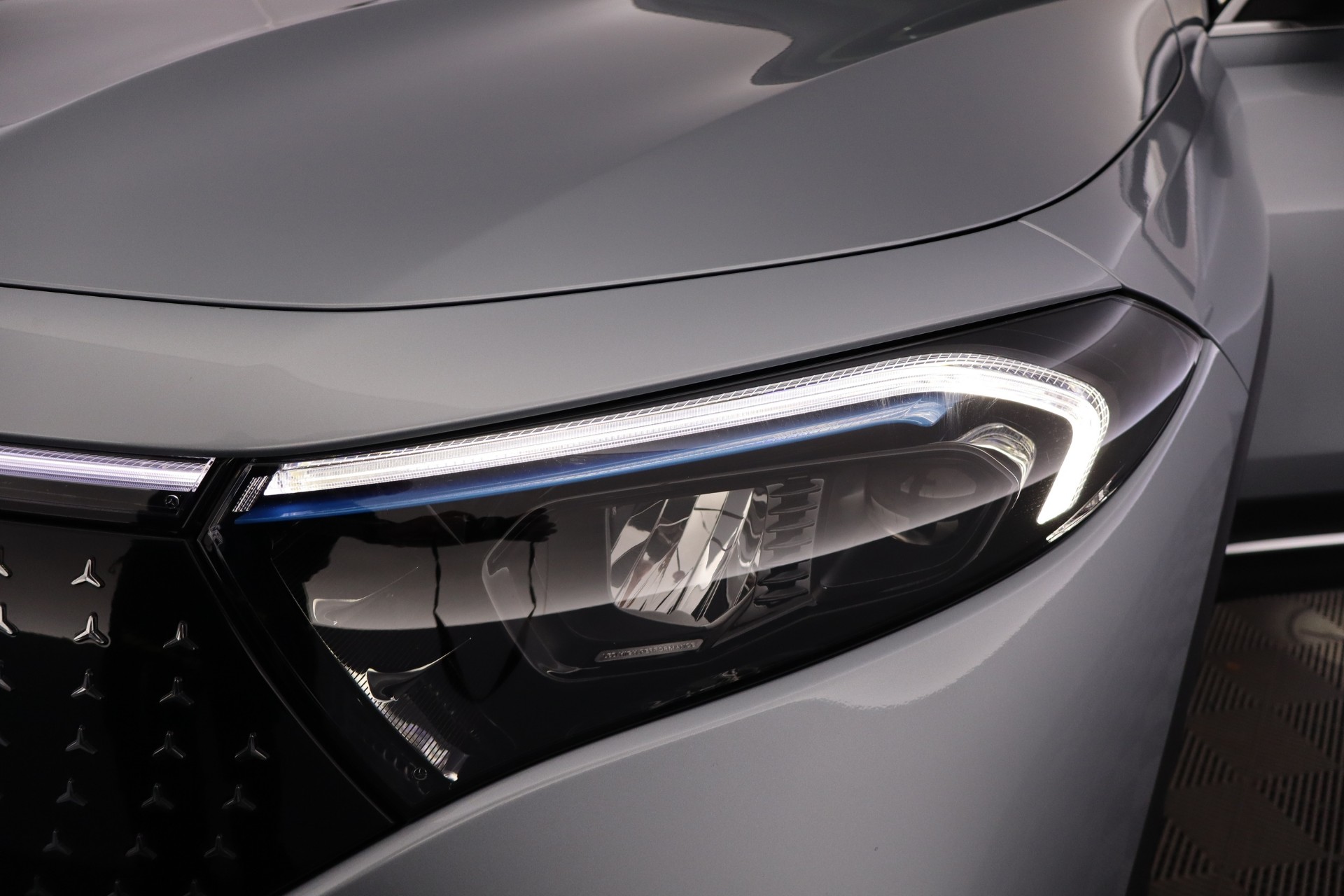 MERCEDES-BENZ EQB 2024