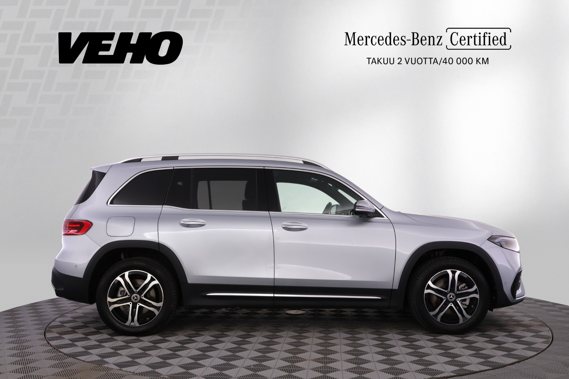 MERCEDES-BENZ EQB 2024
