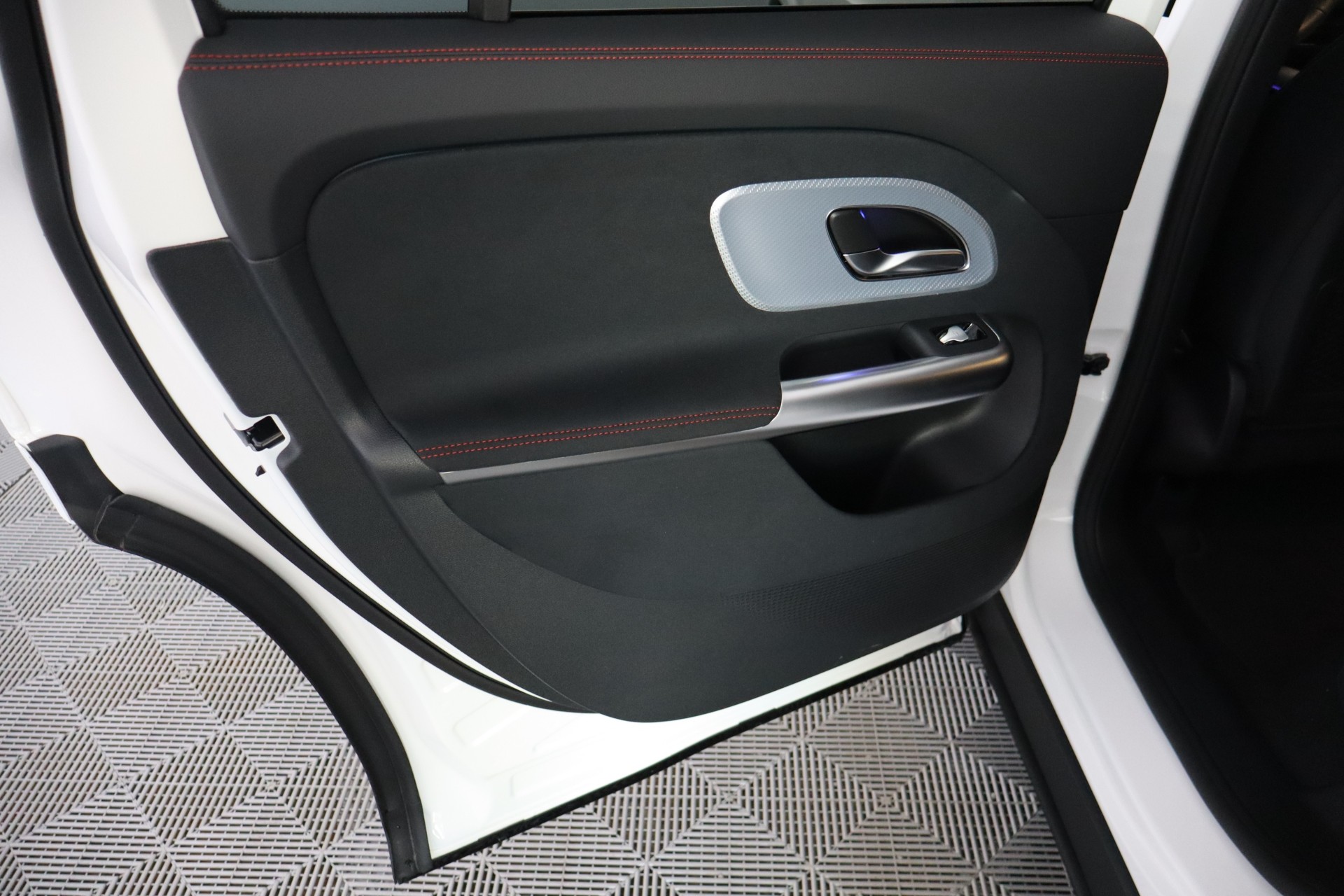 Mercedes-Benz GLB 2026