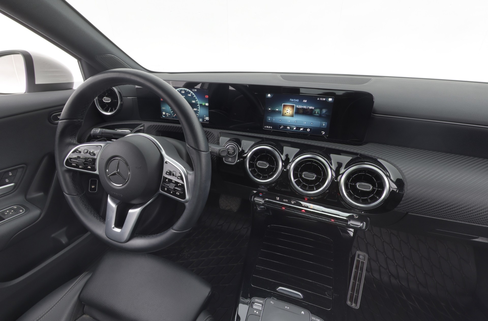 MERCEDES-BENZ A 2021