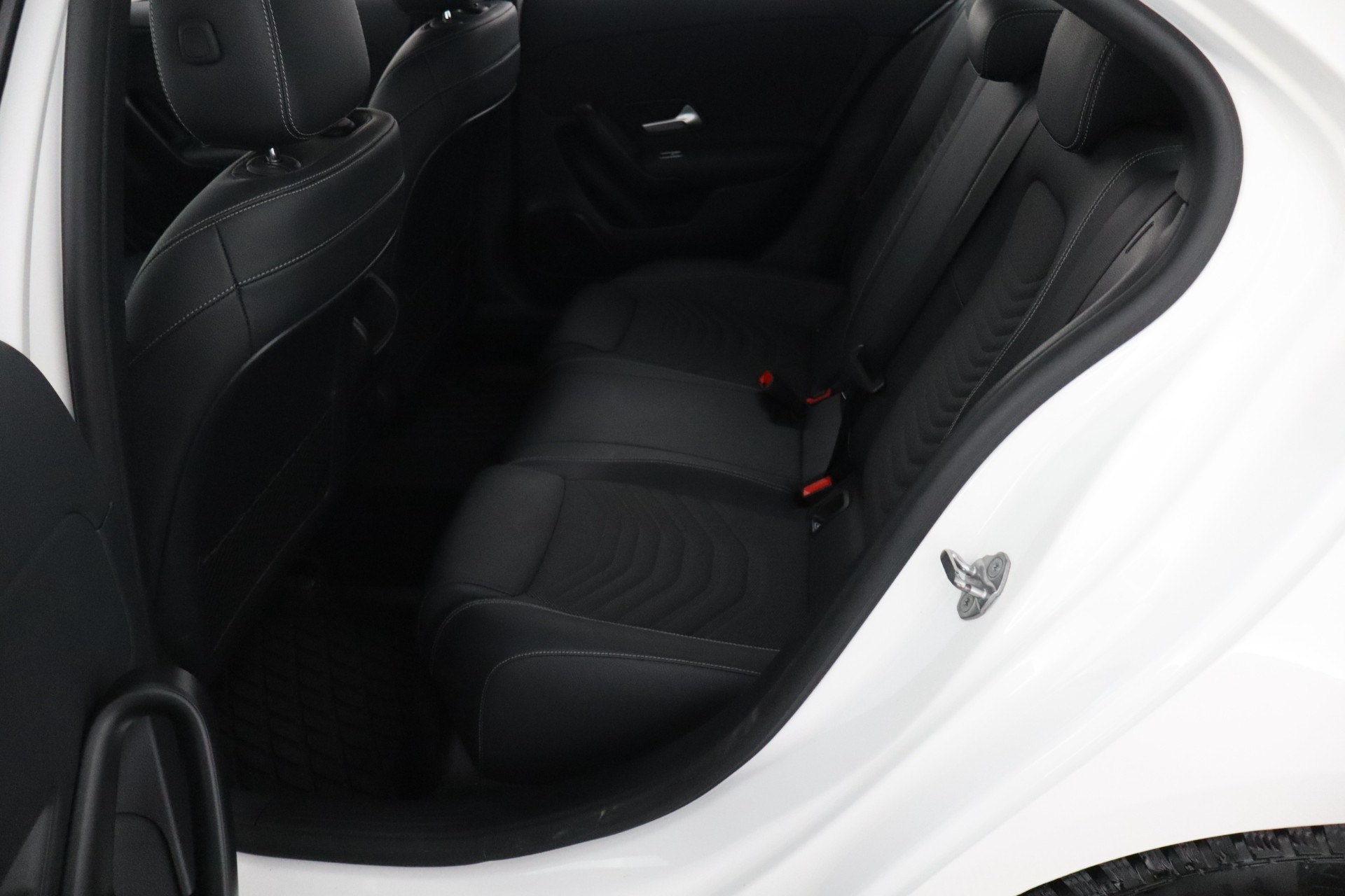 MERCEDES-BENZ A 2021