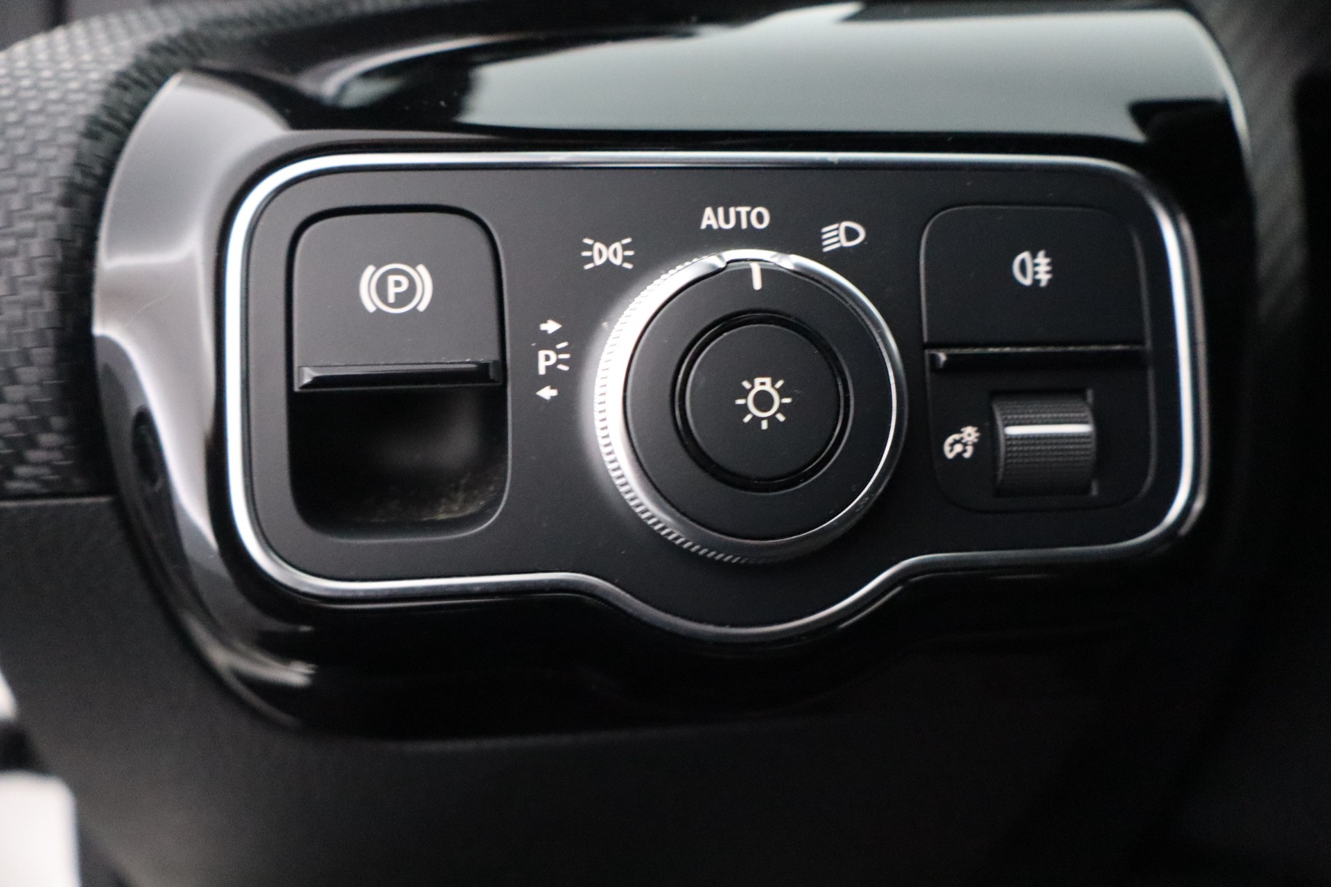 MERCEDES-BENZ A 2021