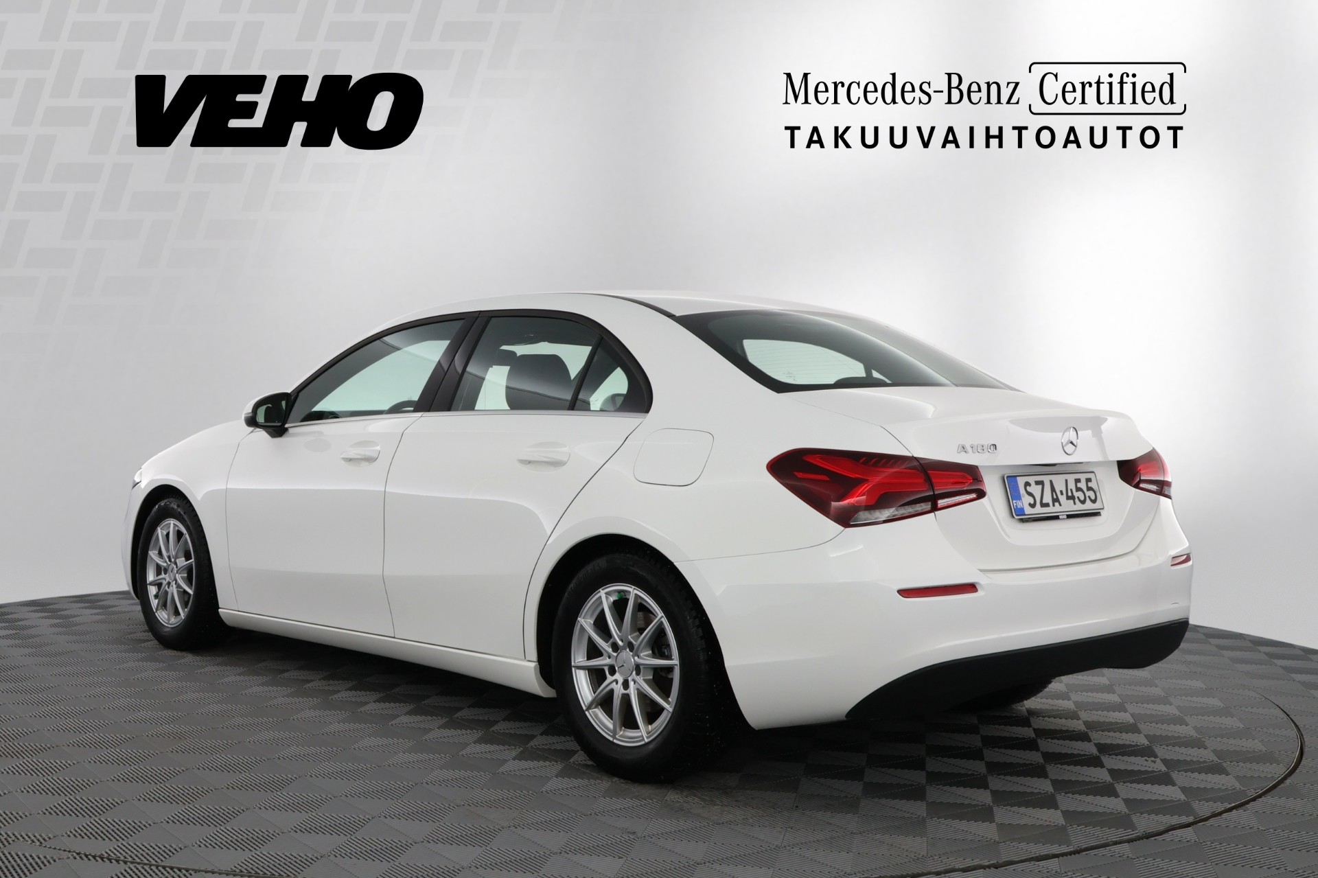 MERCEDES-BENZ A 2021