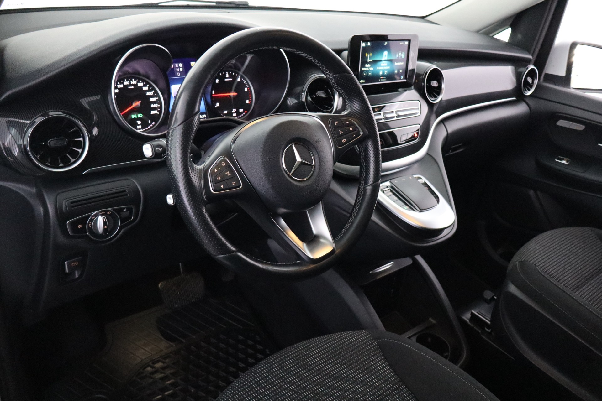 MERCEDES-BENZ V 2020