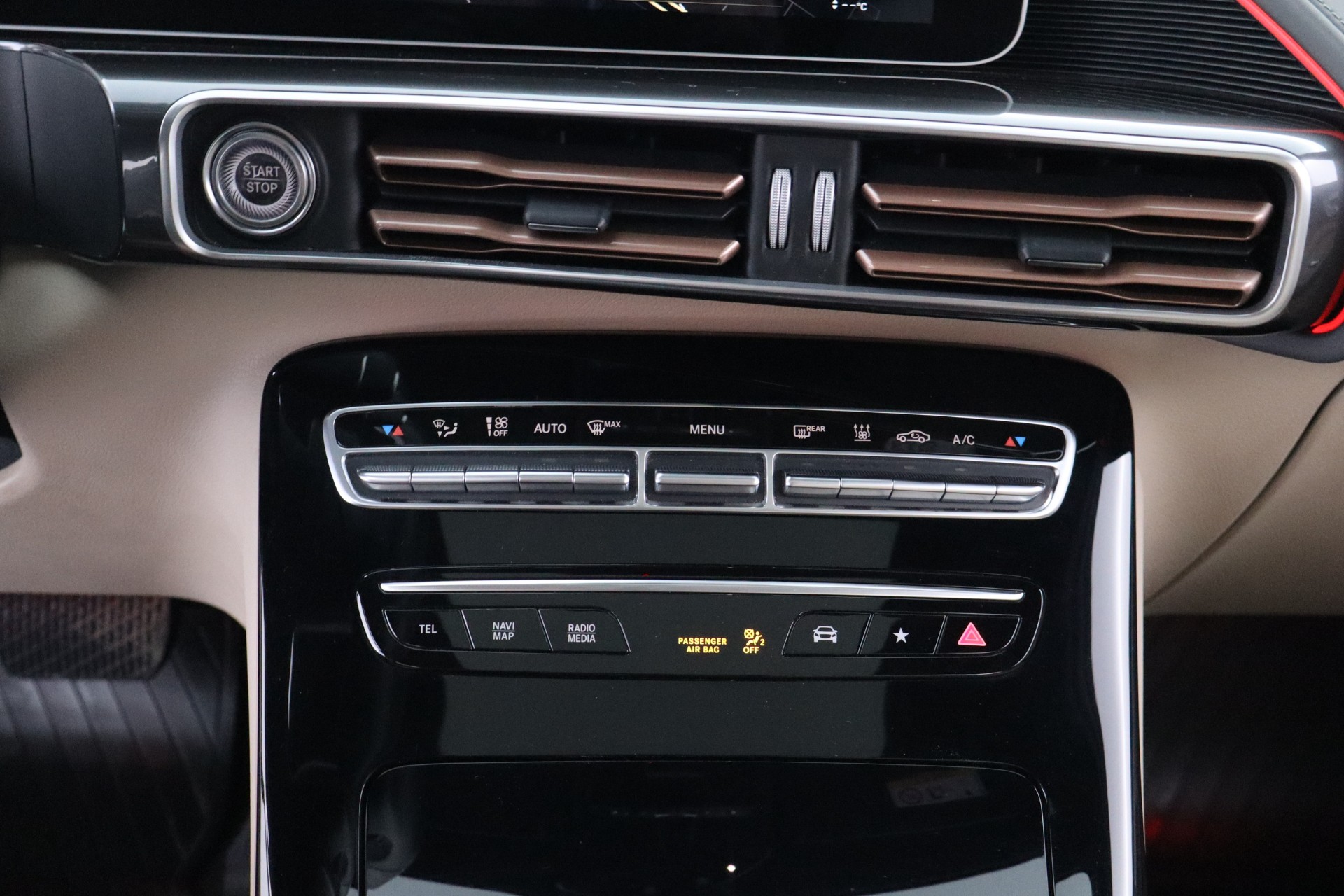 MERCEDES-BENZ EQC 2020