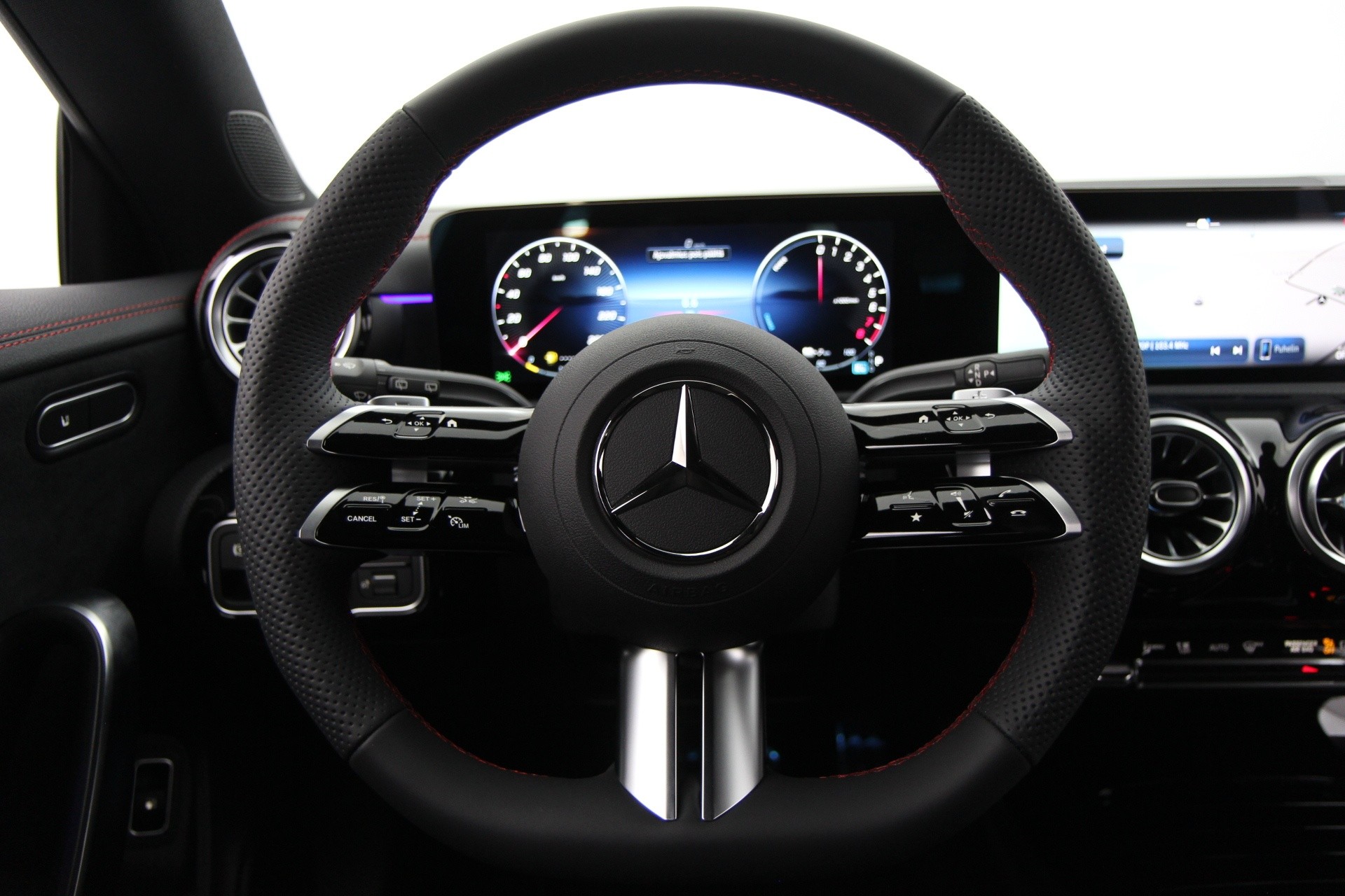 Mercedes-Benz CLA 2025