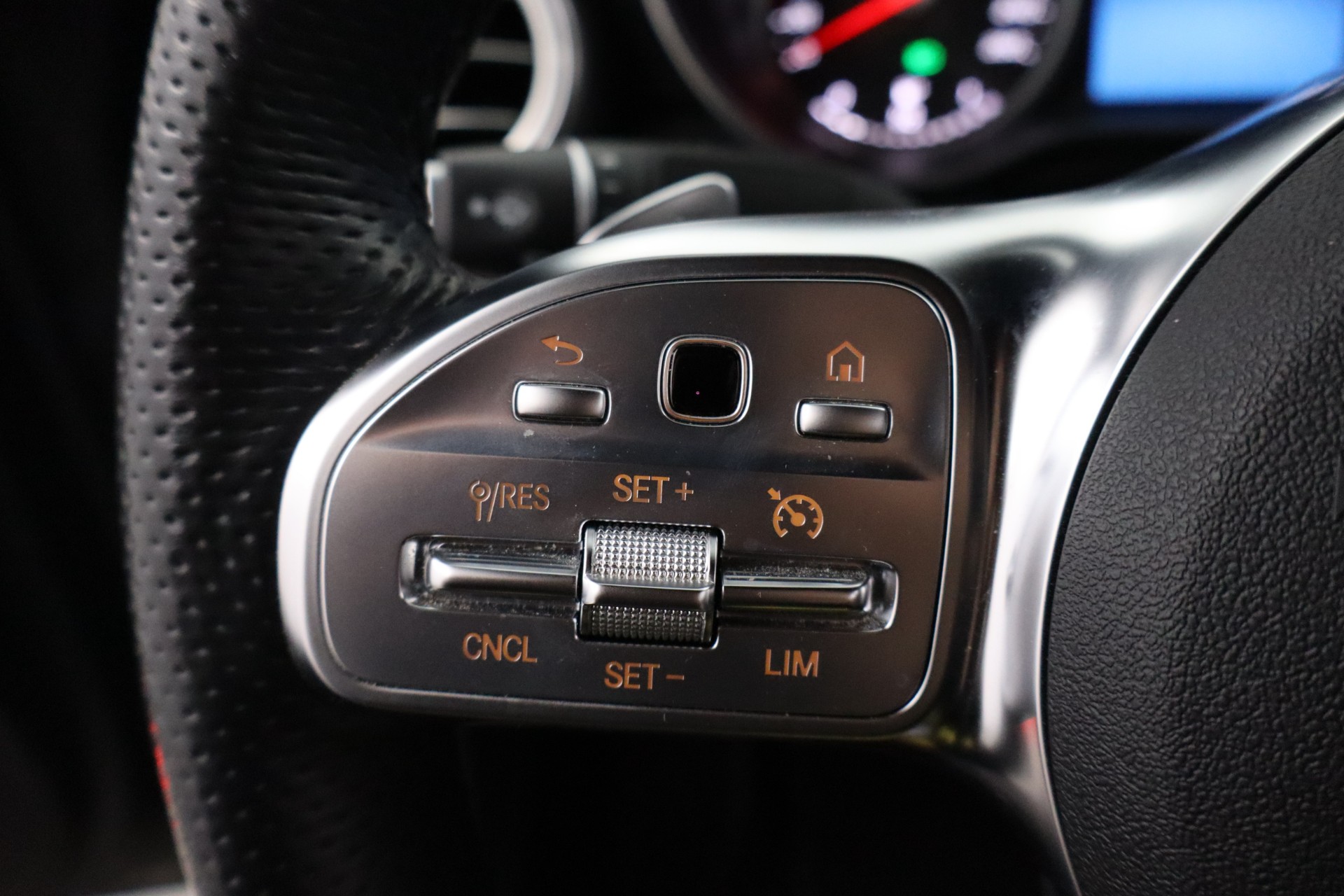 MERCEDES-BENZ GLC 2022