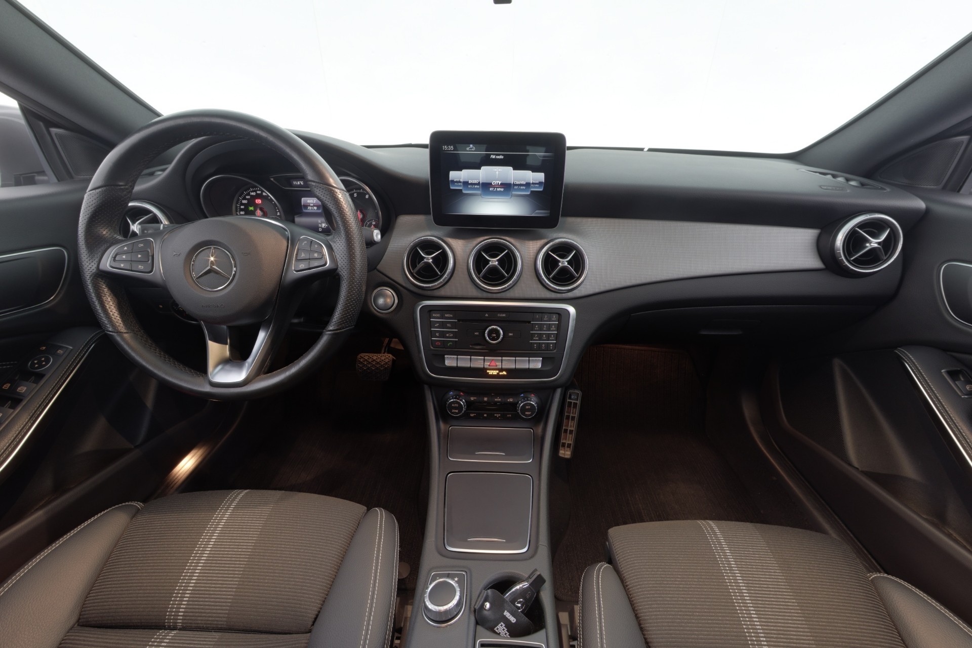 MERCEDES-BENZ CLA 2019