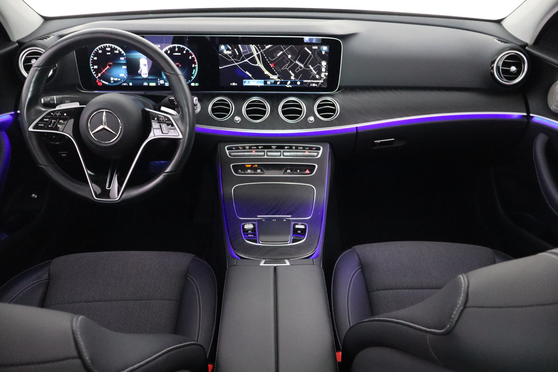 MERCEDES-BENZ E 2023