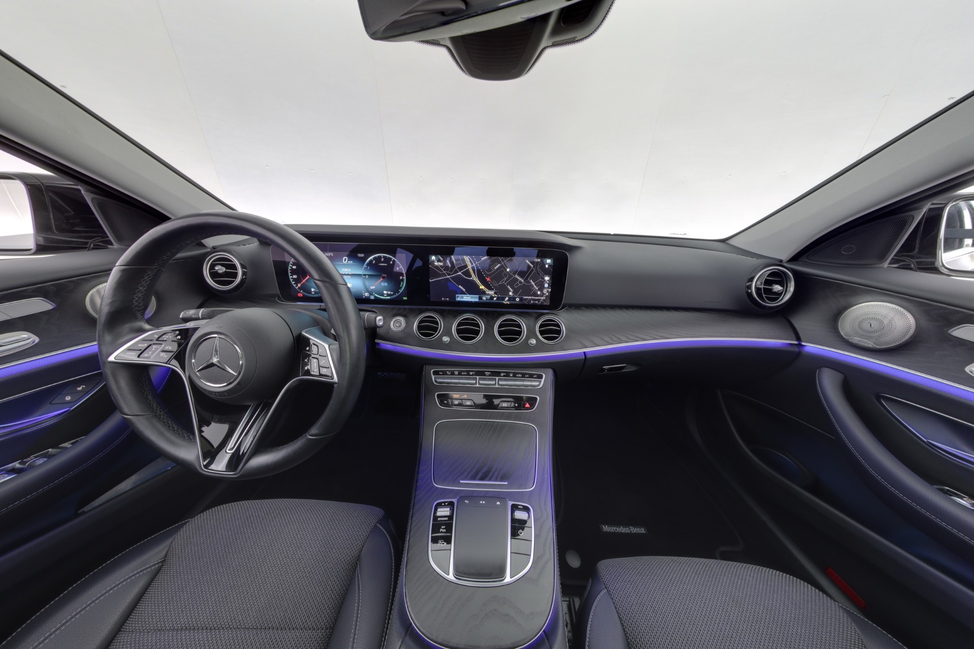 MERCEDES-BENZ E 2023