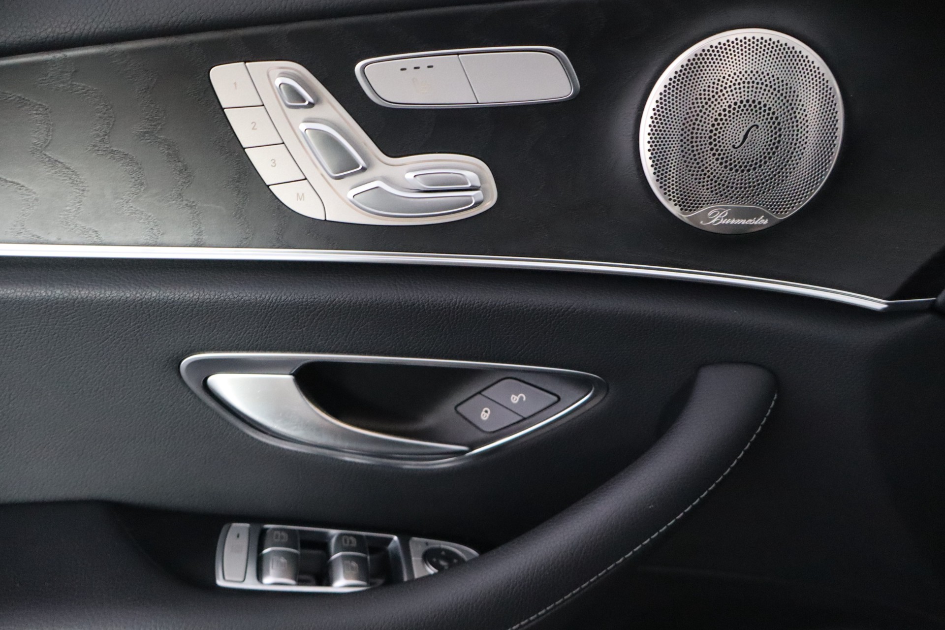 MERCEDES-BENZ E 2023