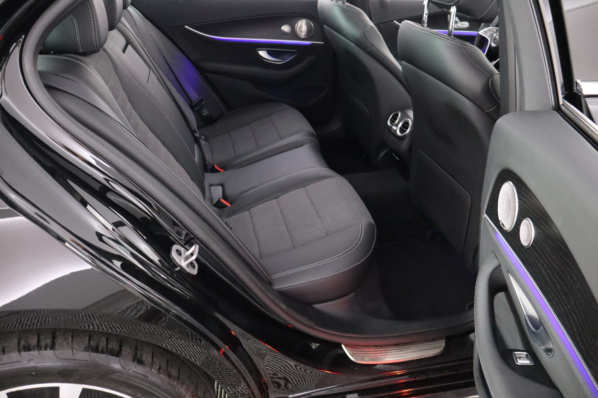 MERCEDES-BENZ E 2023