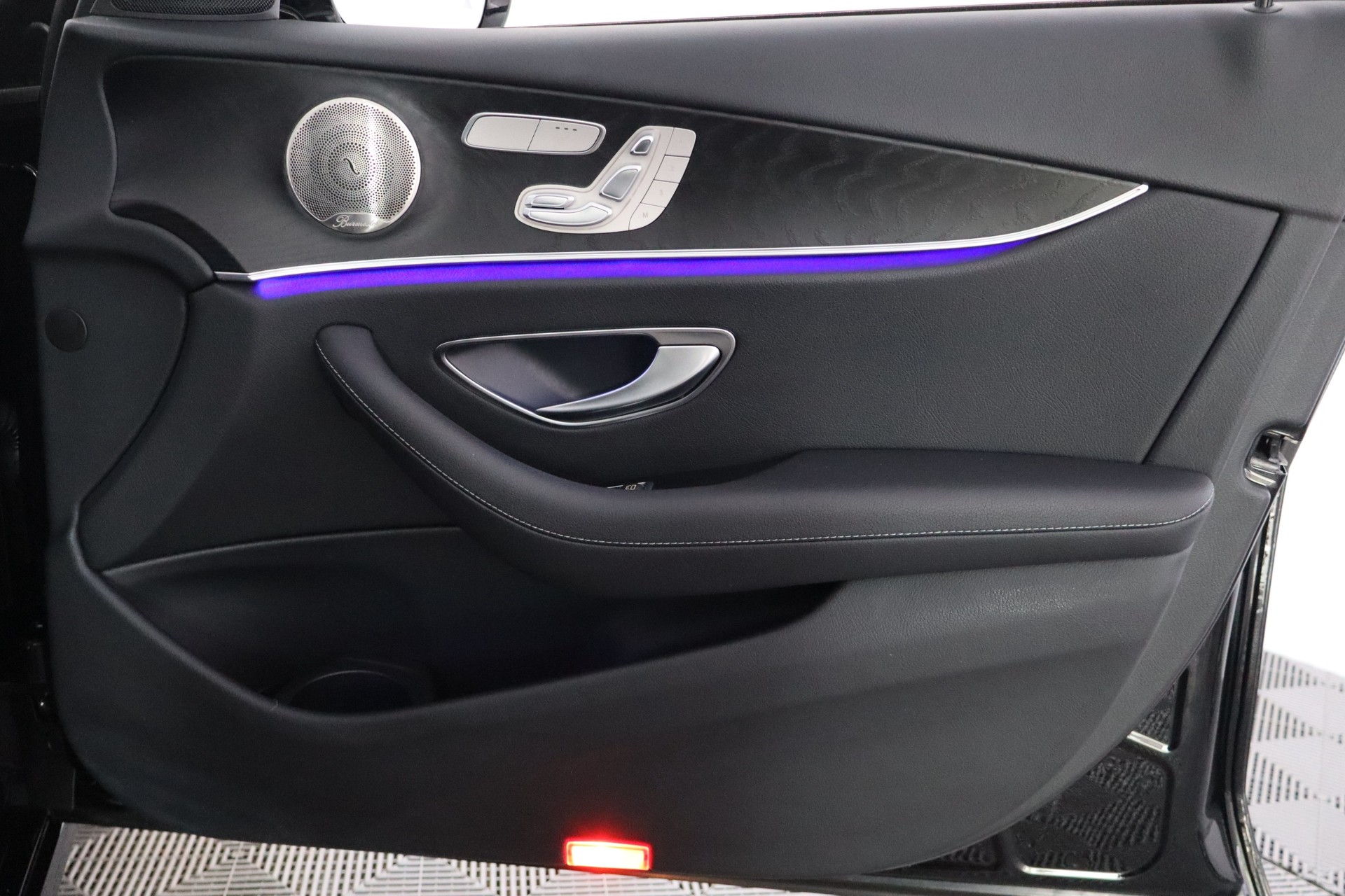 MERCEDES-BENZ E 2023