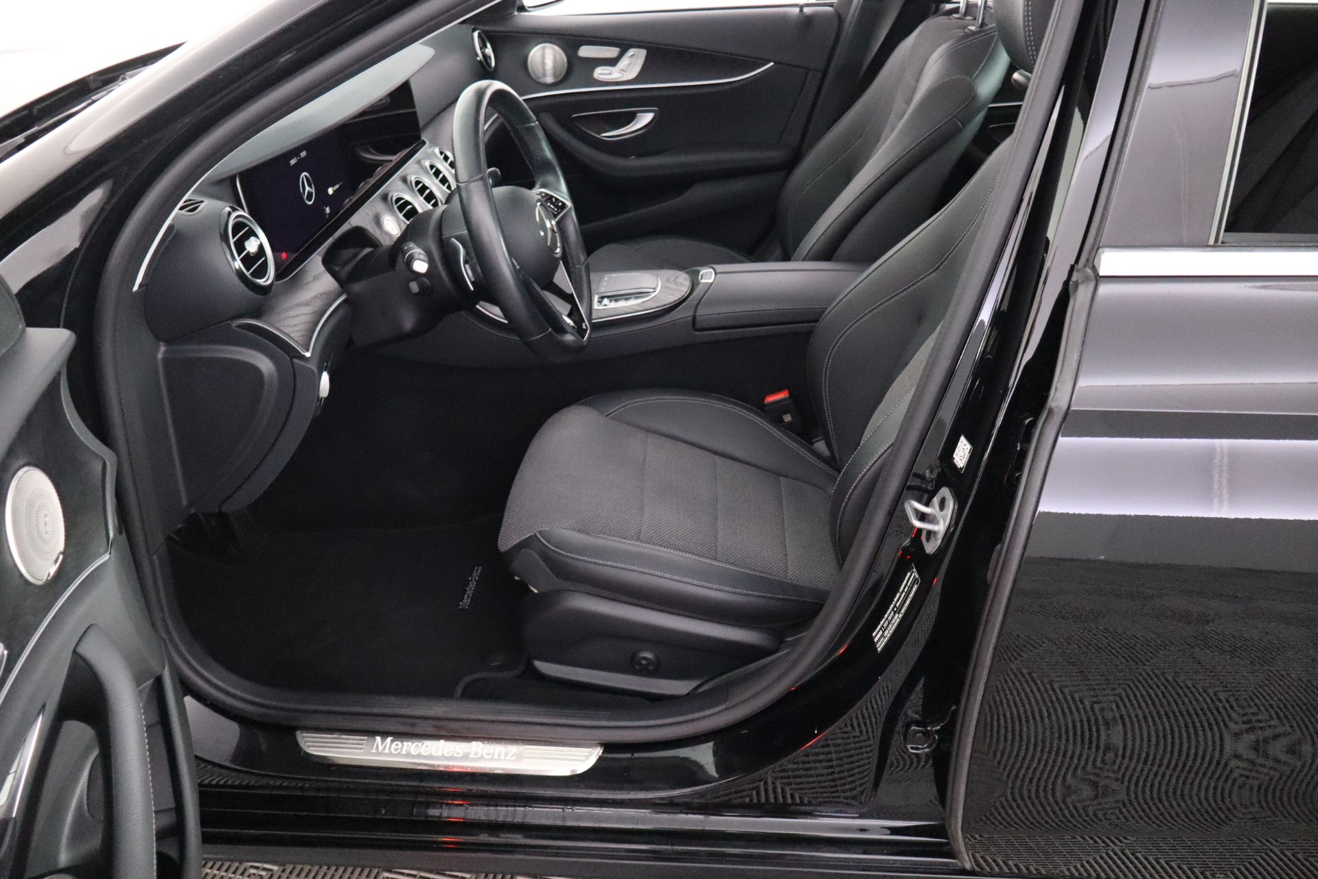 MERCEDES-BENZ E 2023