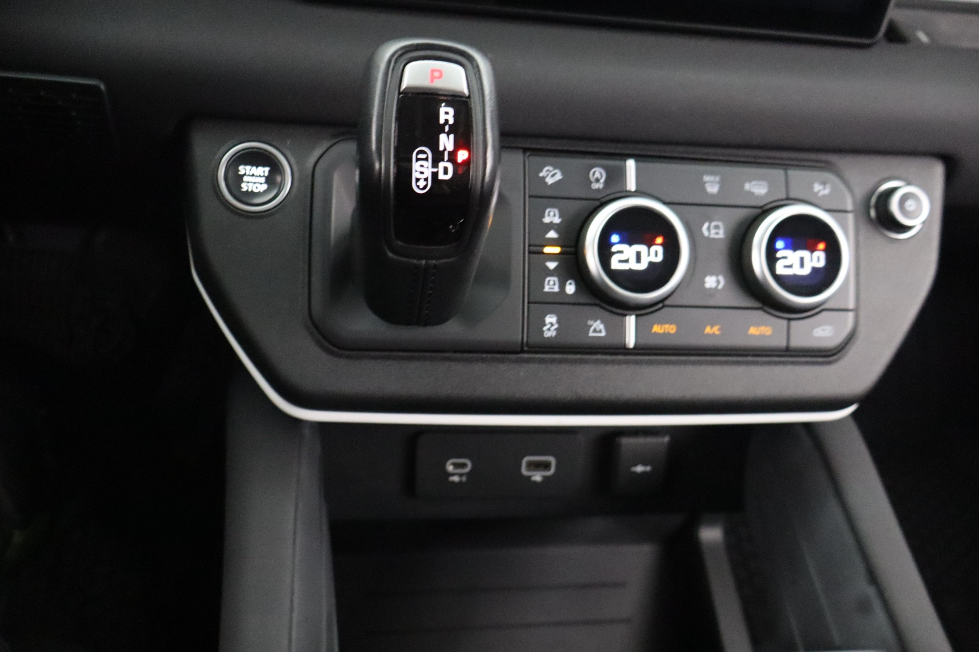 LAND ROVER Defender 2020