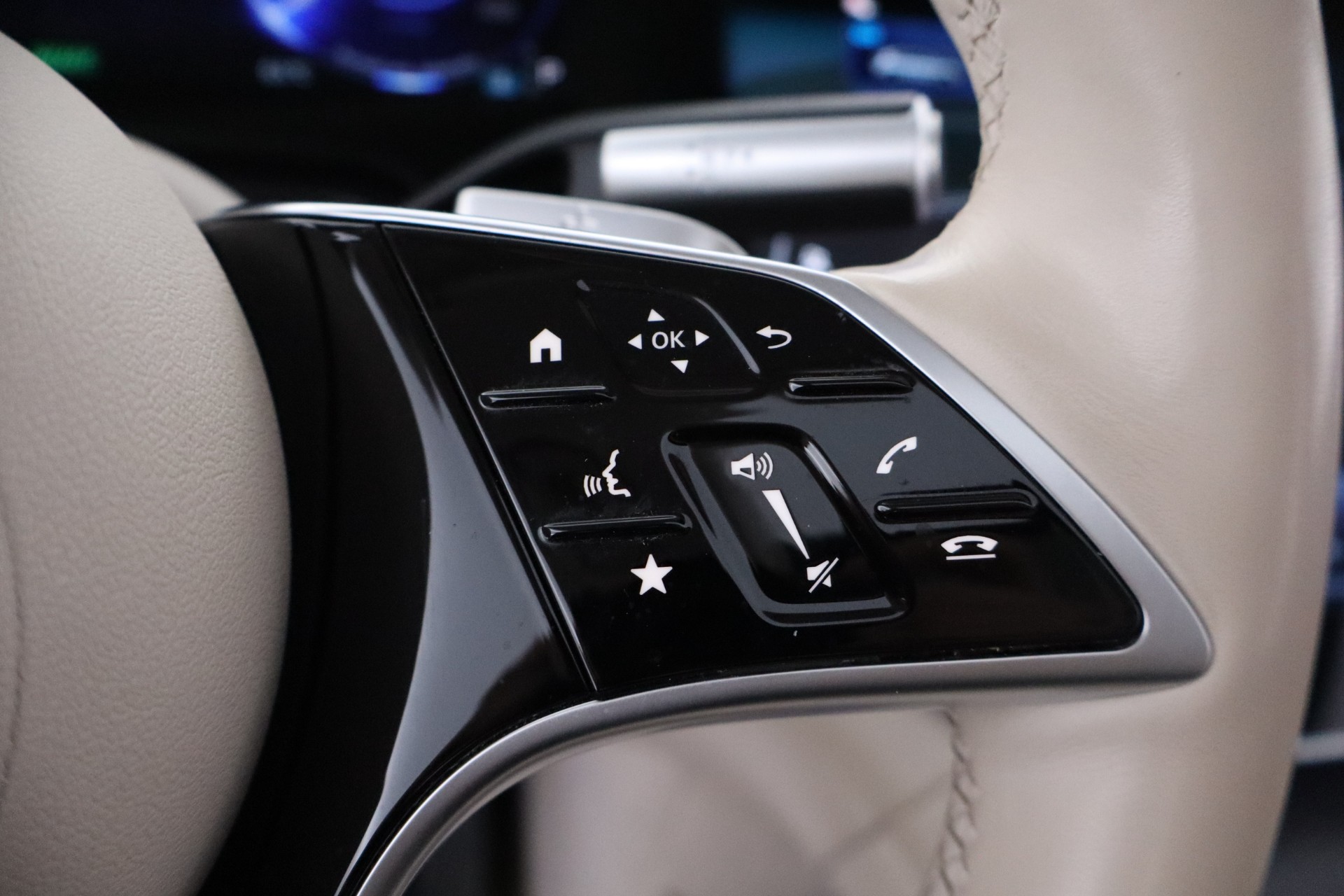 MERCEDES-BENZ EQS SUV 2023