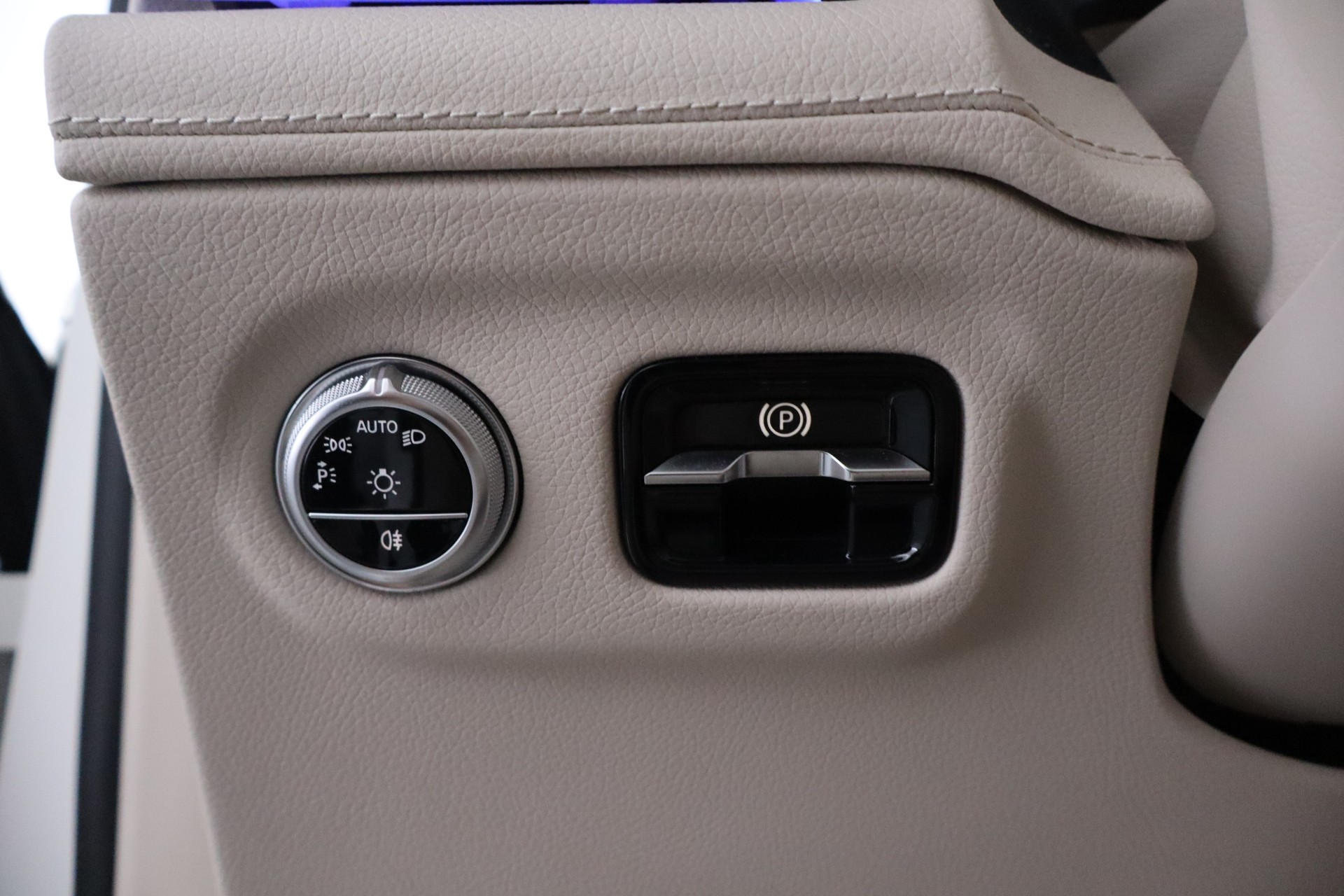 MERCEDES-BENZ EQS SUV 2023