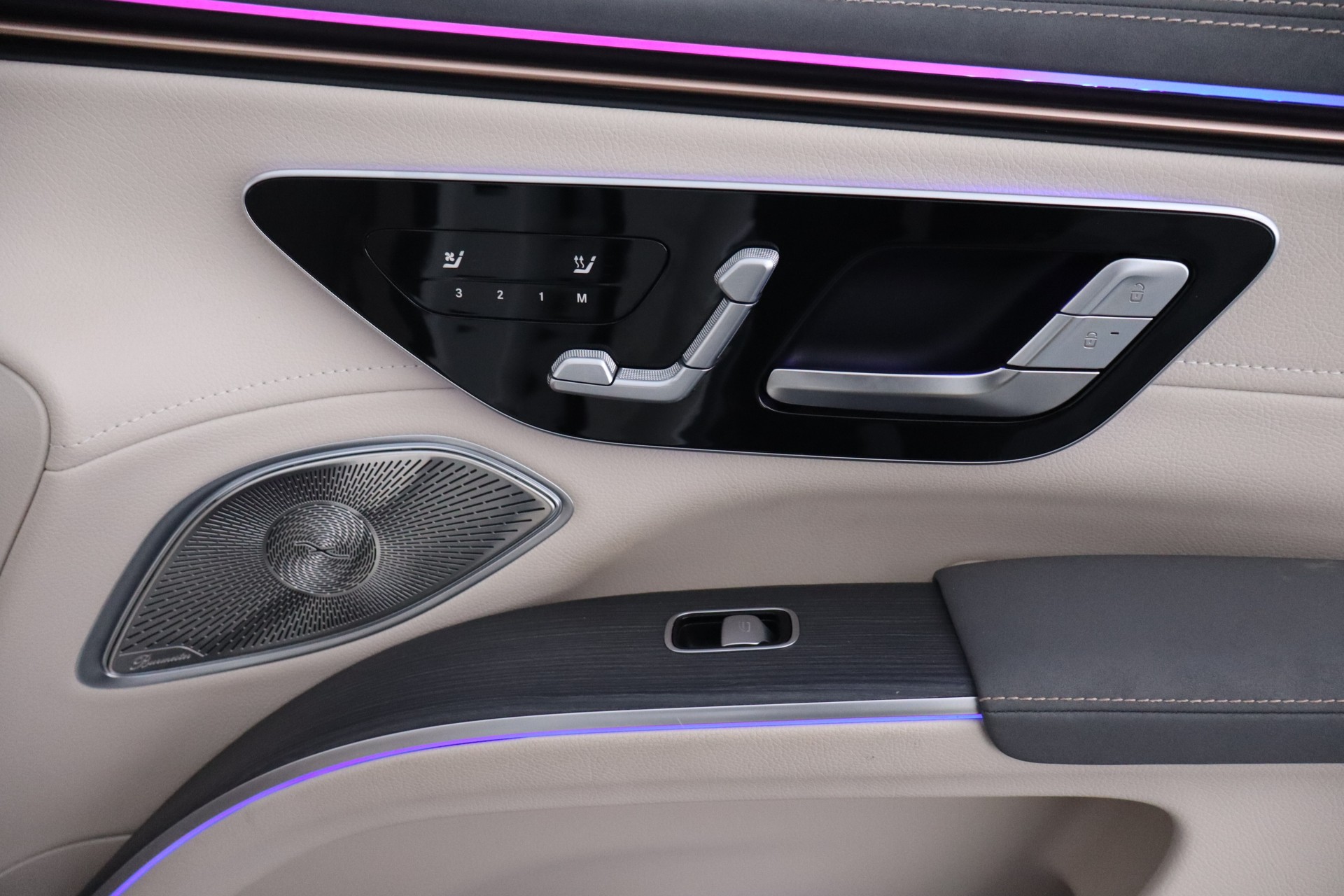 MERCEDES-BENZ EQS SUV 2023