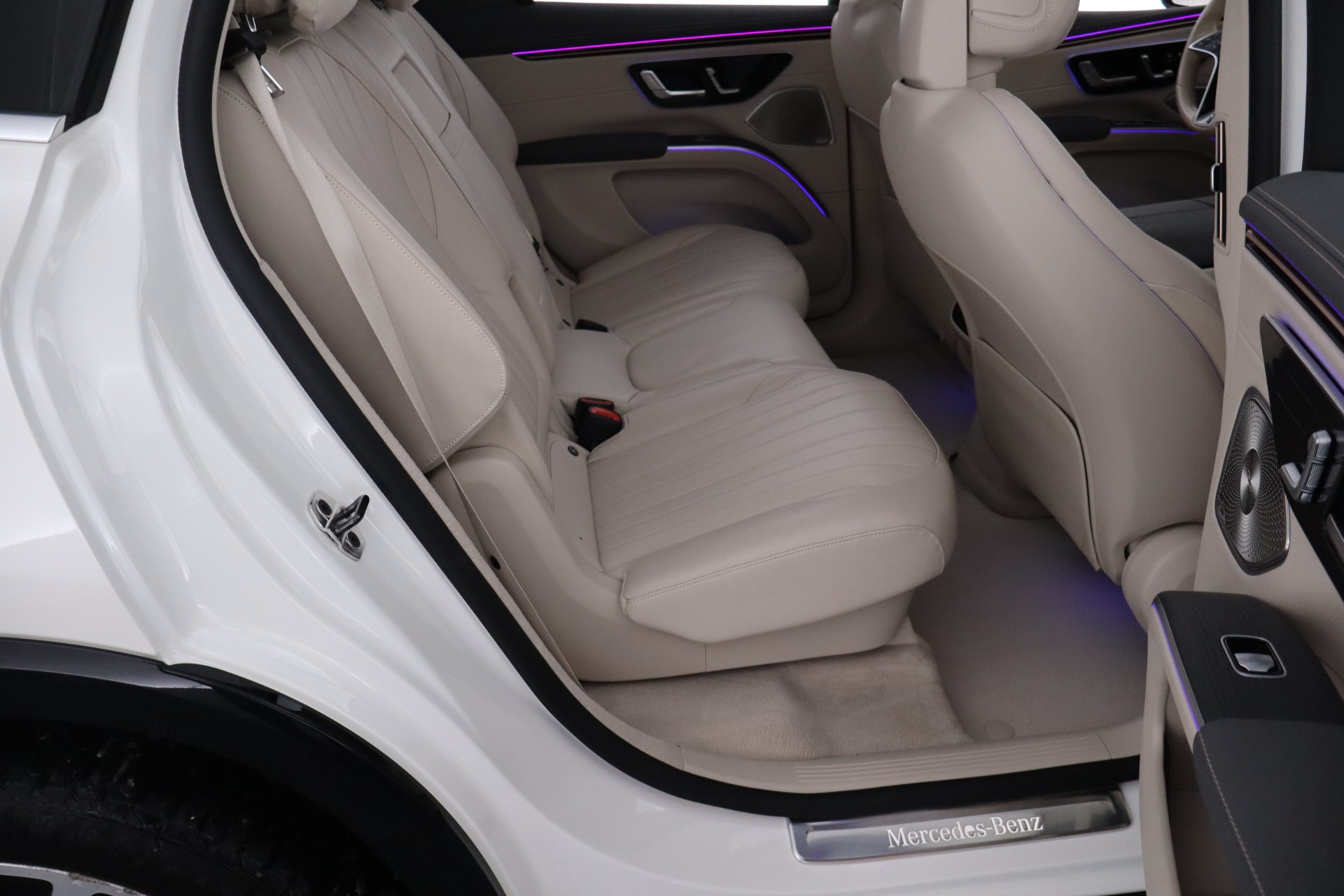 MERCEDES-BENZ EQS SUV 2023